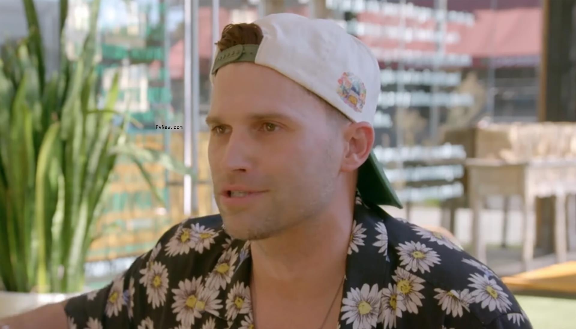 Tom Schwartz talking on 