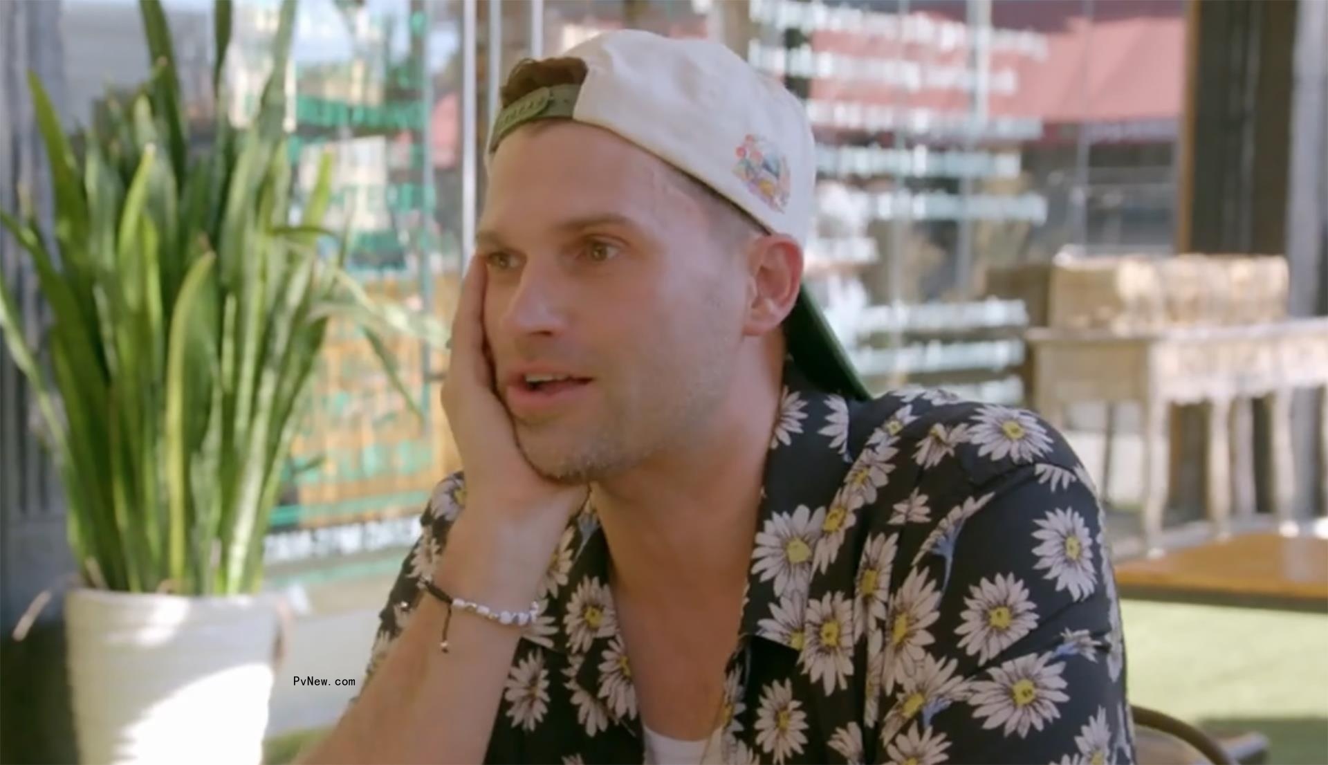 Tom Schwartz sitting