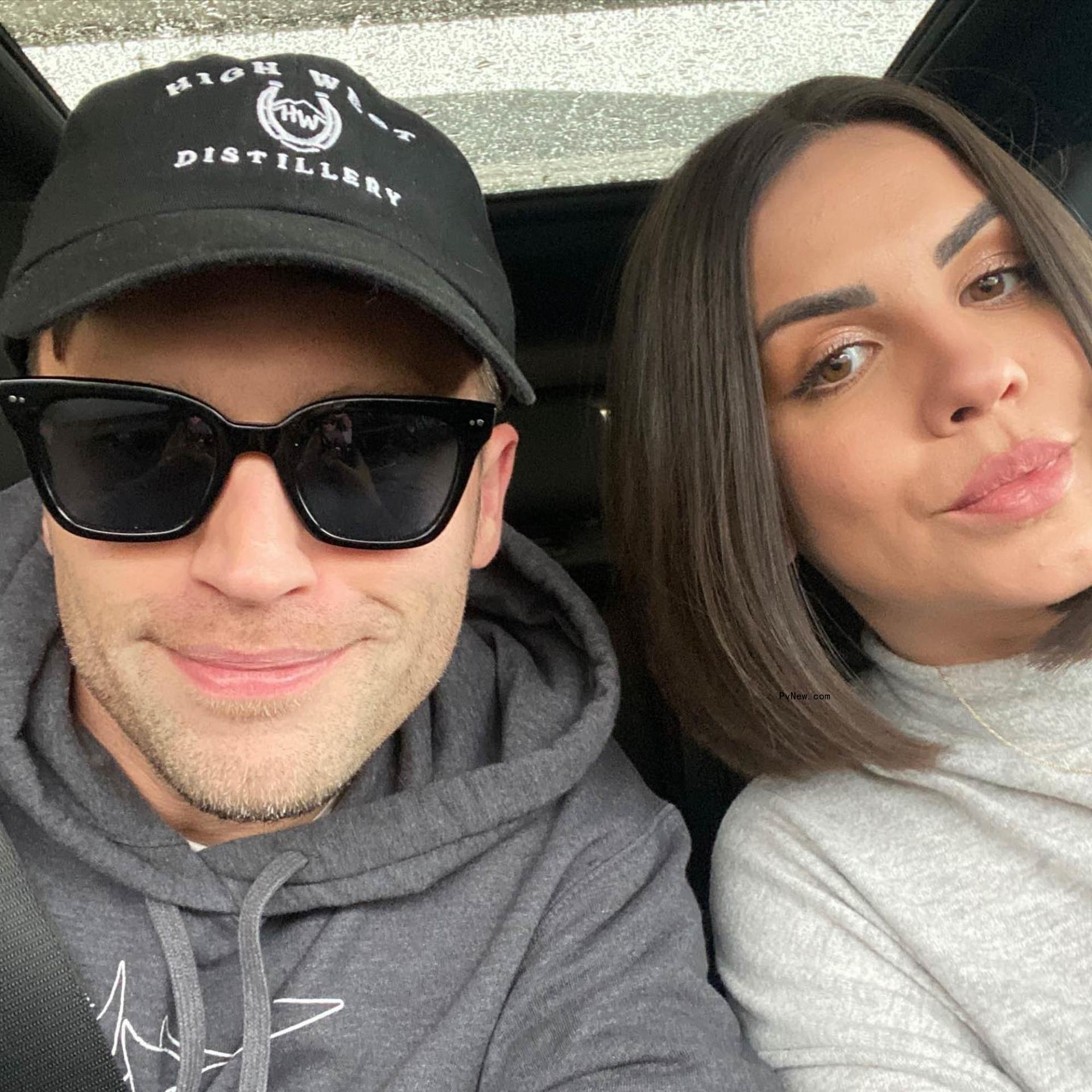 A selfie of Katie Malo<i></i>ney and Tom Schwartz