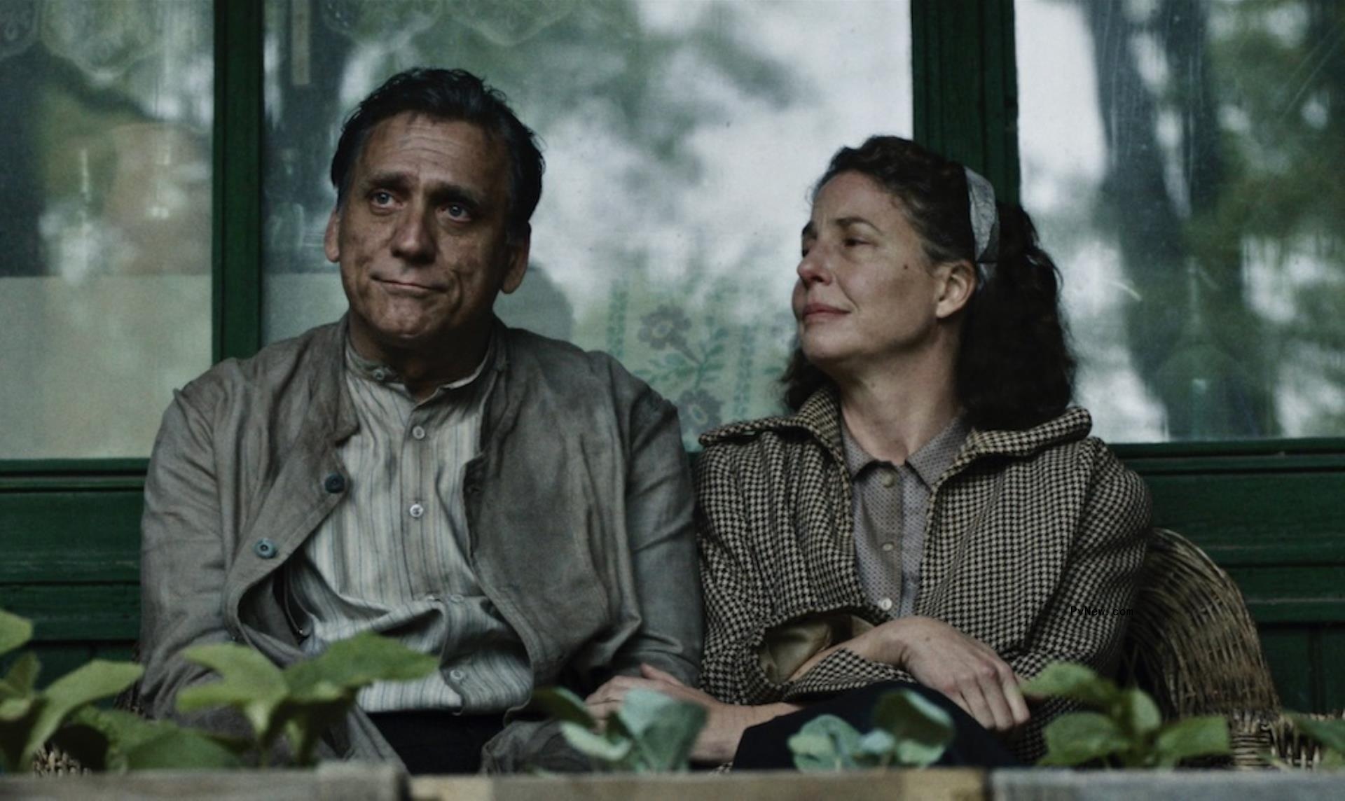 ‘We Were the Lucky Ones’ Star Robin Weigert on the Holocaust Drama’s ‘Incredible Journey’ and Meeting Her Character’s Real-Life Granddaughter