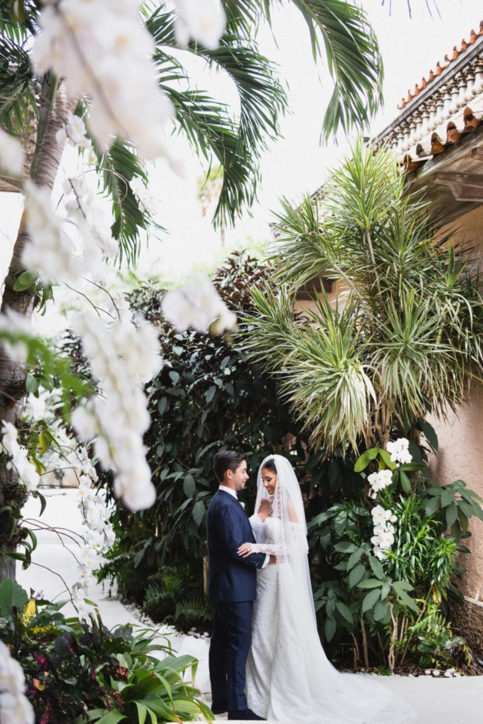 Jarod and Alexa Malnik on their wedding day
