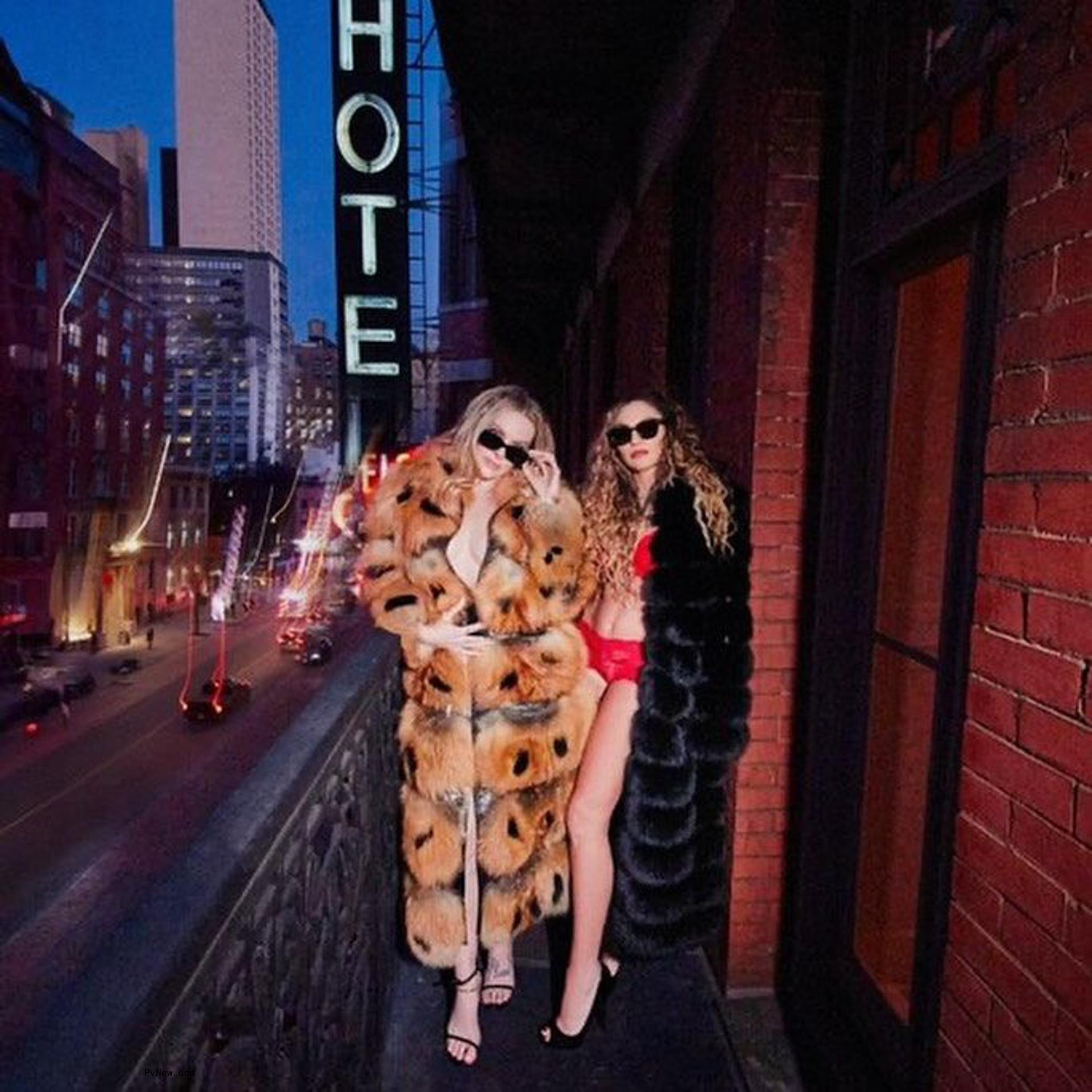 Leah McSweeney and Drea de Matteo posing together.