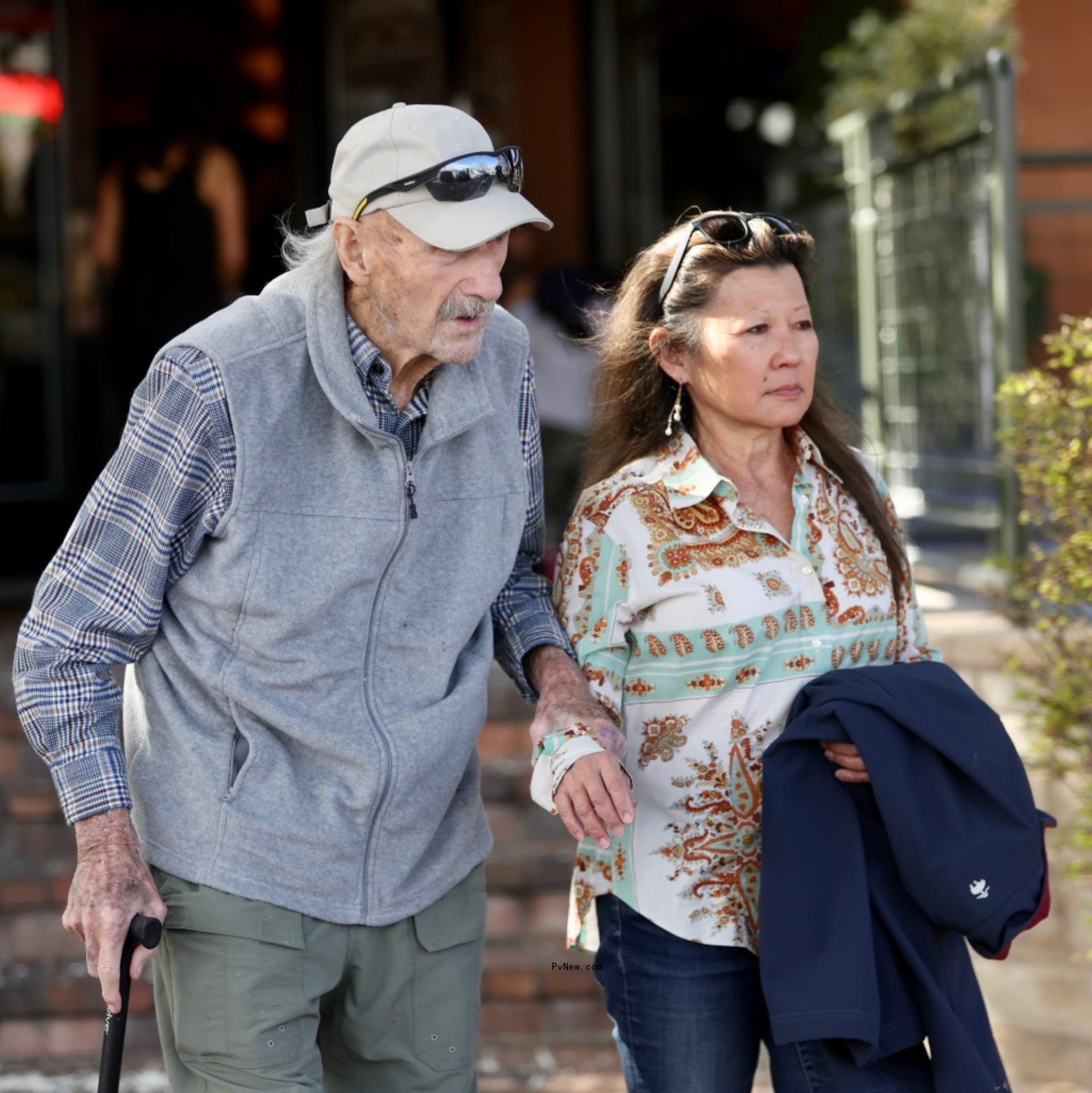 Gene Hackman and Betsy Arakawa at Pappadeaux's in Santa Fe, New Mexico.