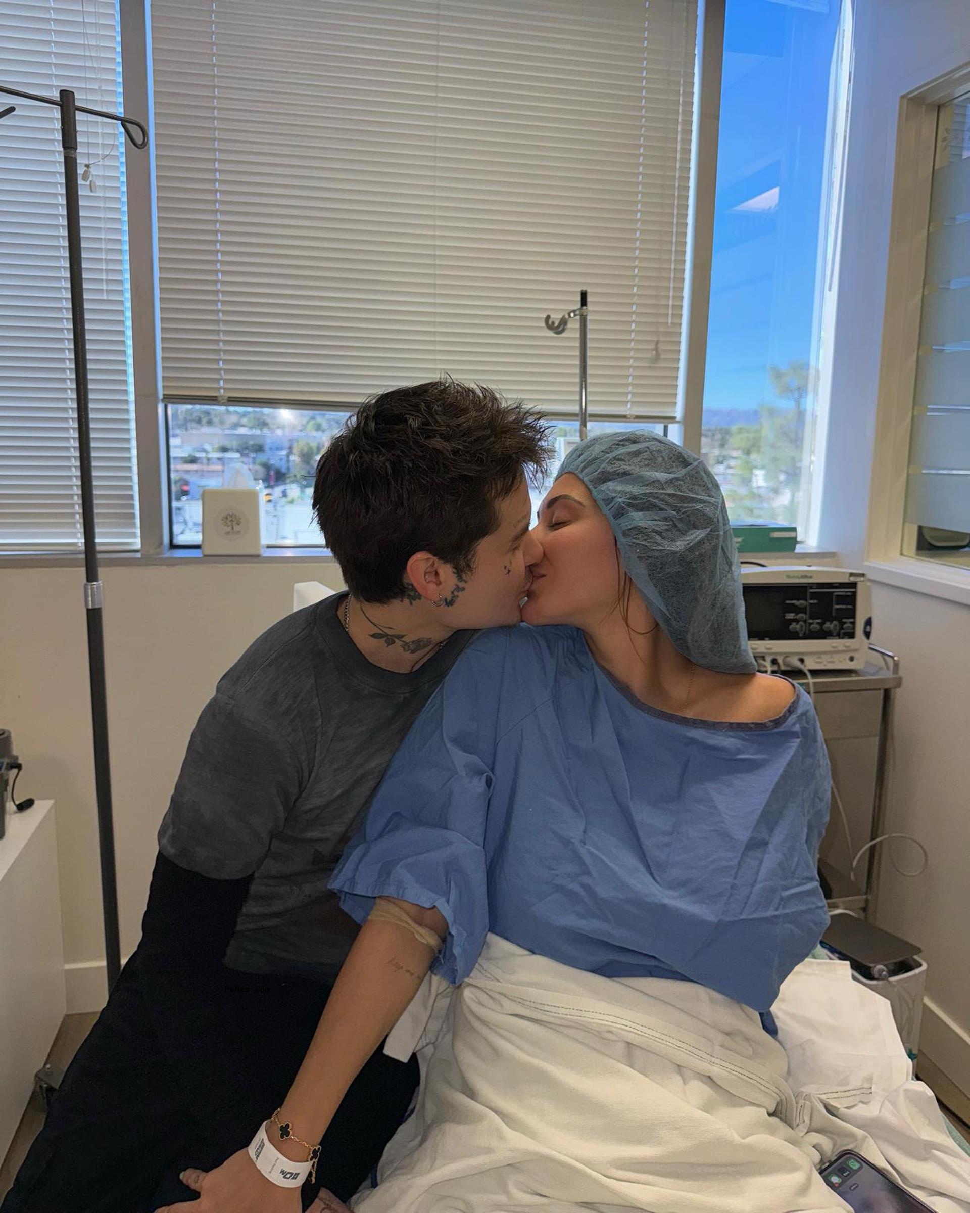 francesca farago and jesse sullivan kissing