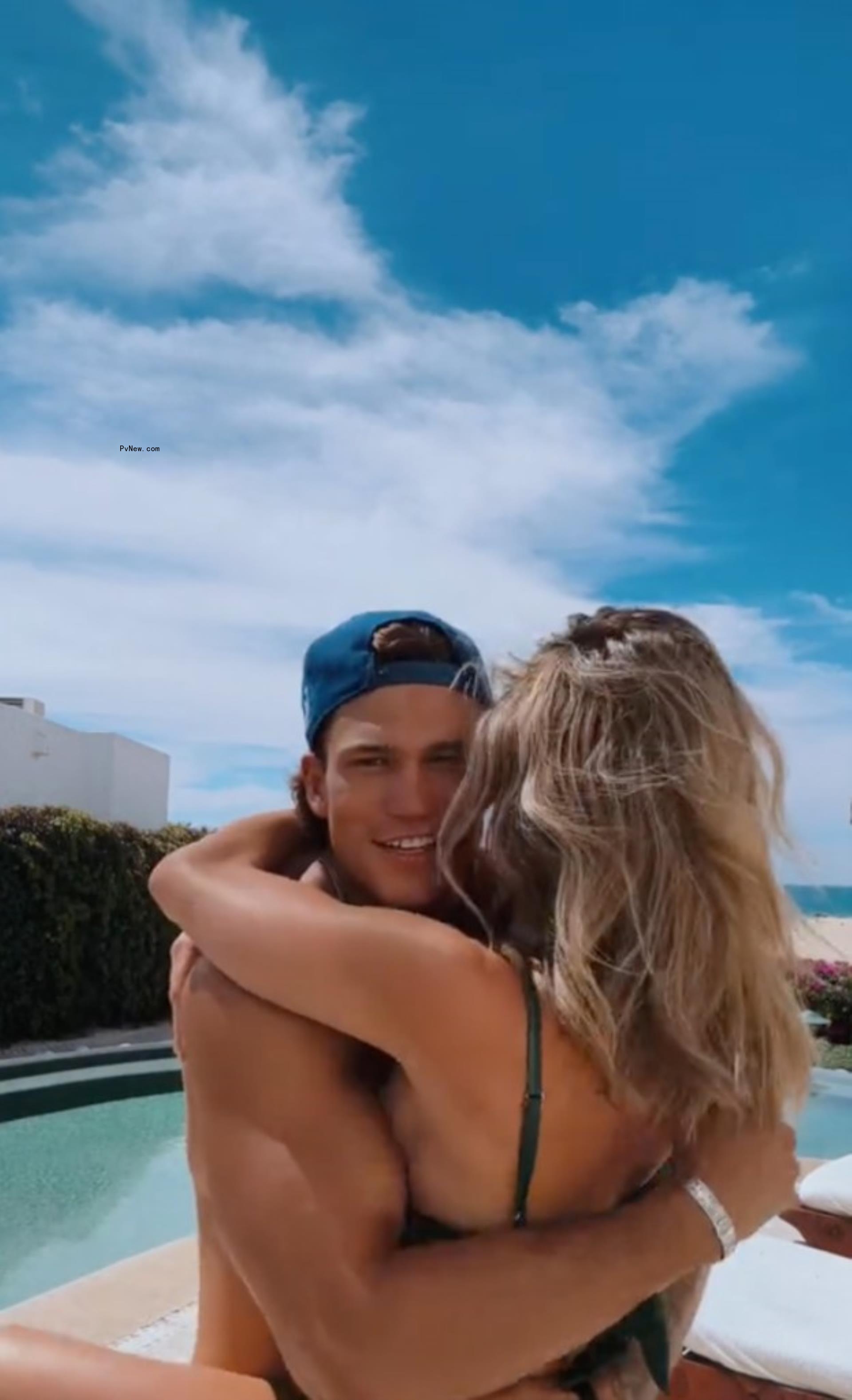 A photo of Kristin Cavallari and Mark Estes