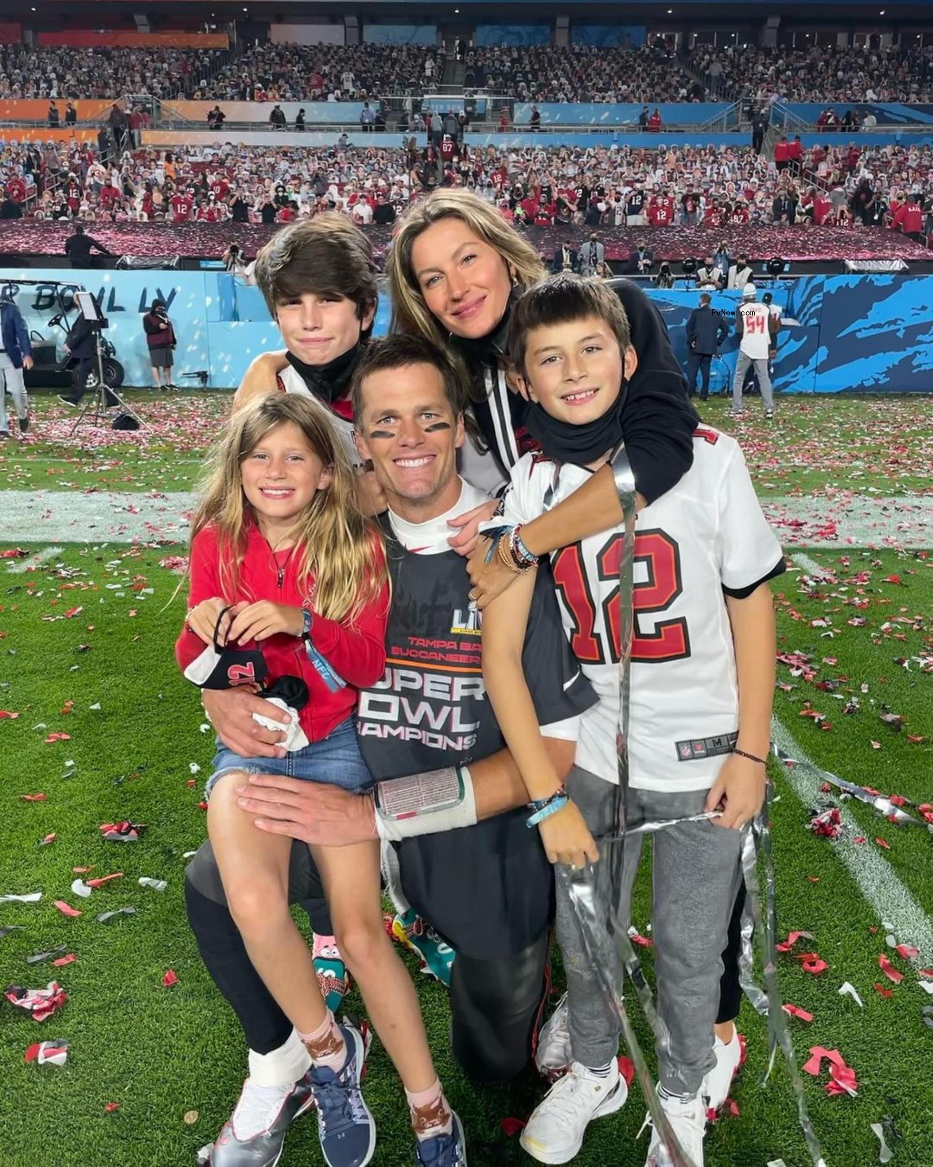 Gisele, Tom and kids