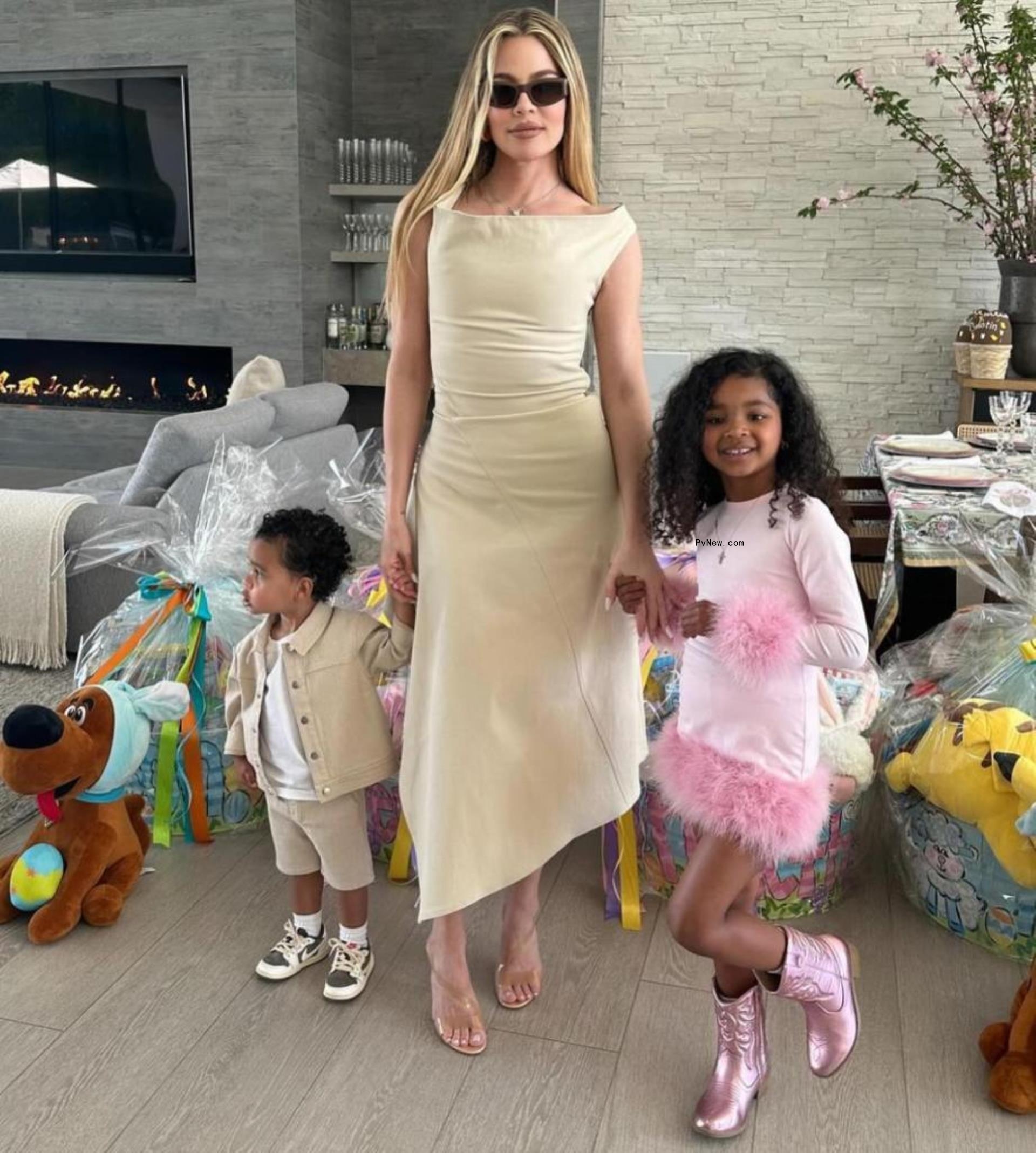 Khloé Kardashian with her kids True and Tatum Thompson