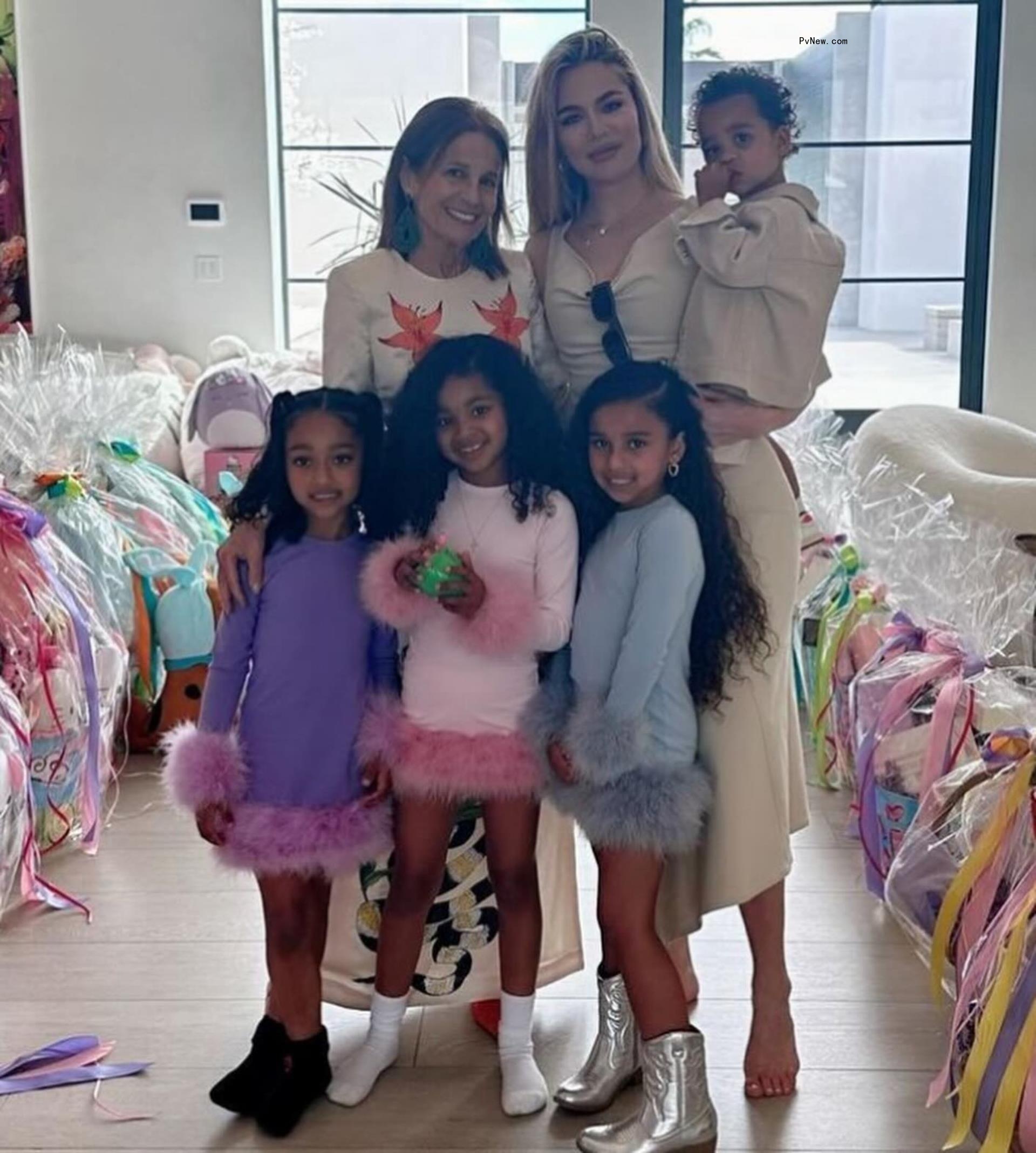 Khloé Kardashian with True, Tatum, Dream, Chicago, and Cici Bussey