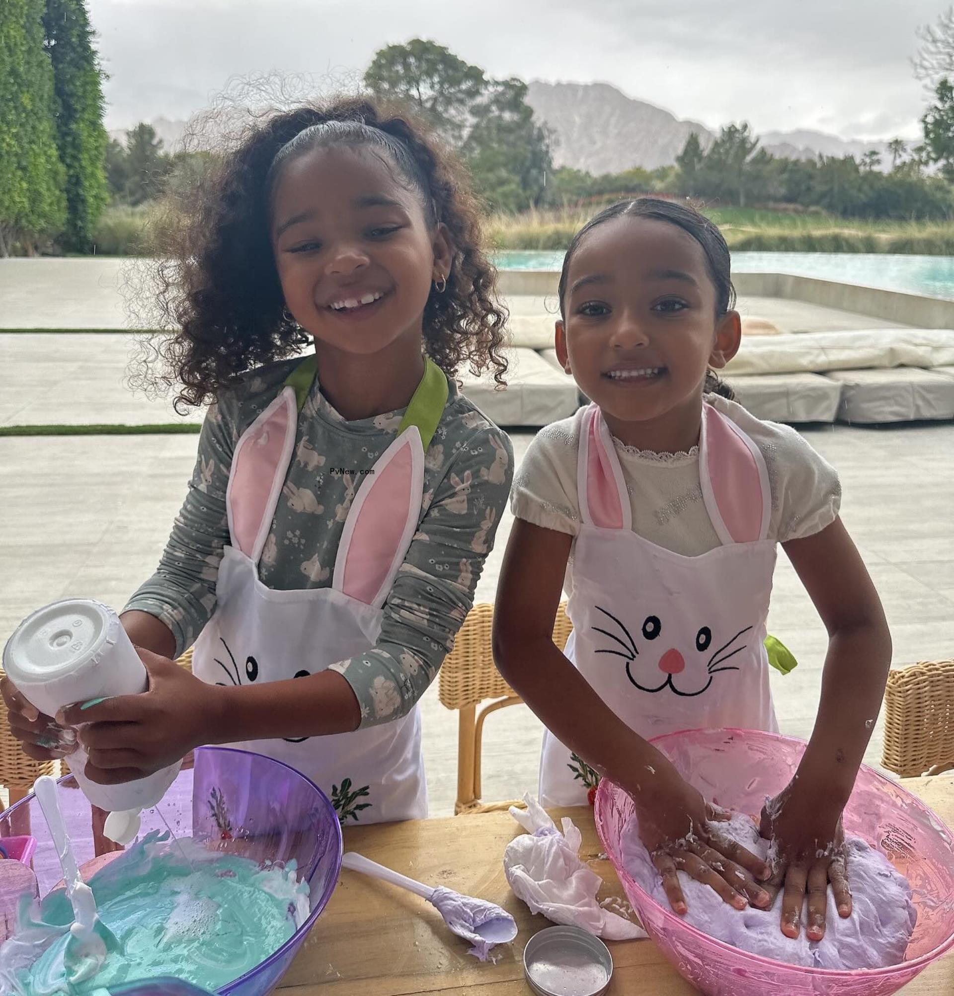 True and Dream Kardashian making slime