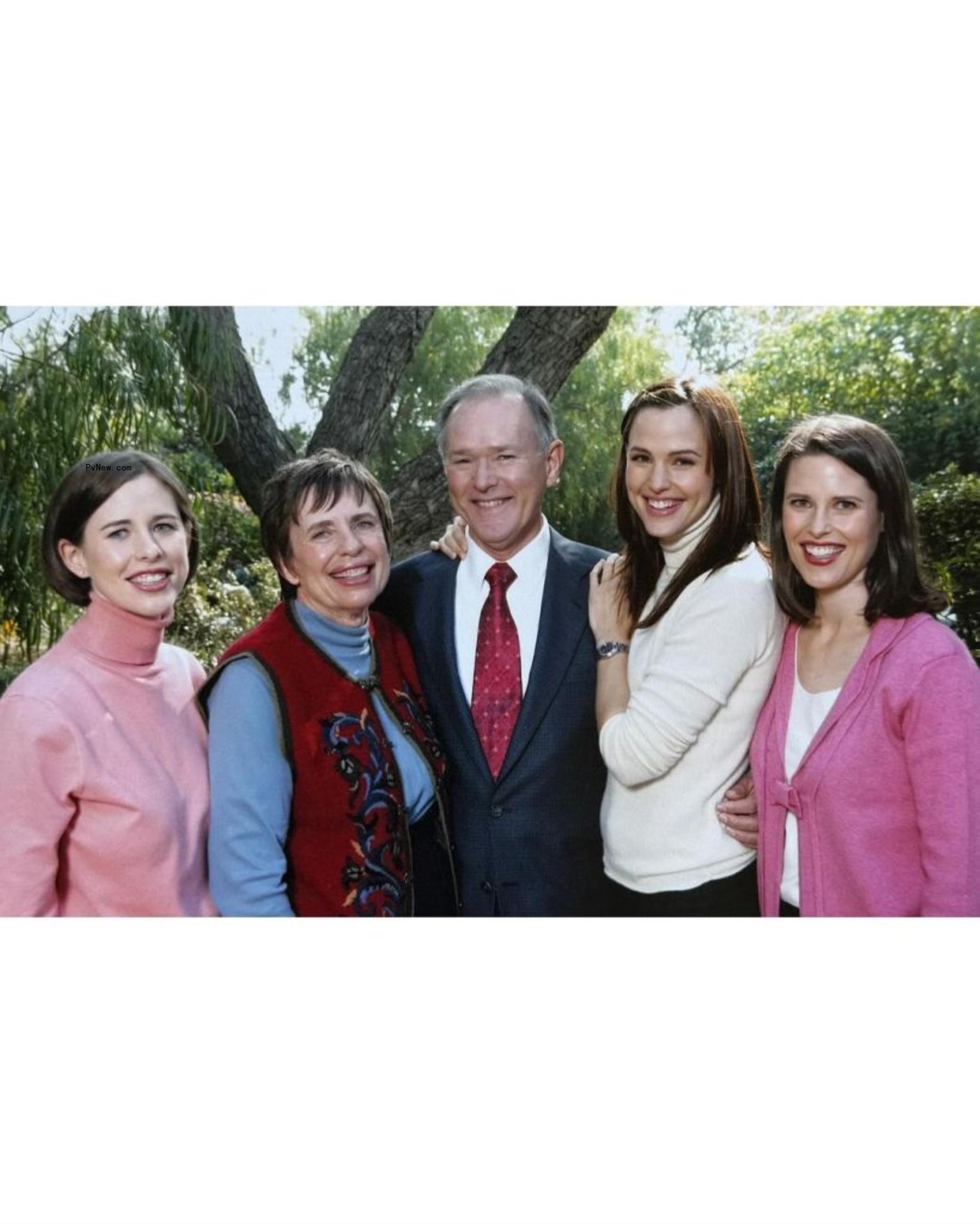 Jennifer Garner announces dad's death