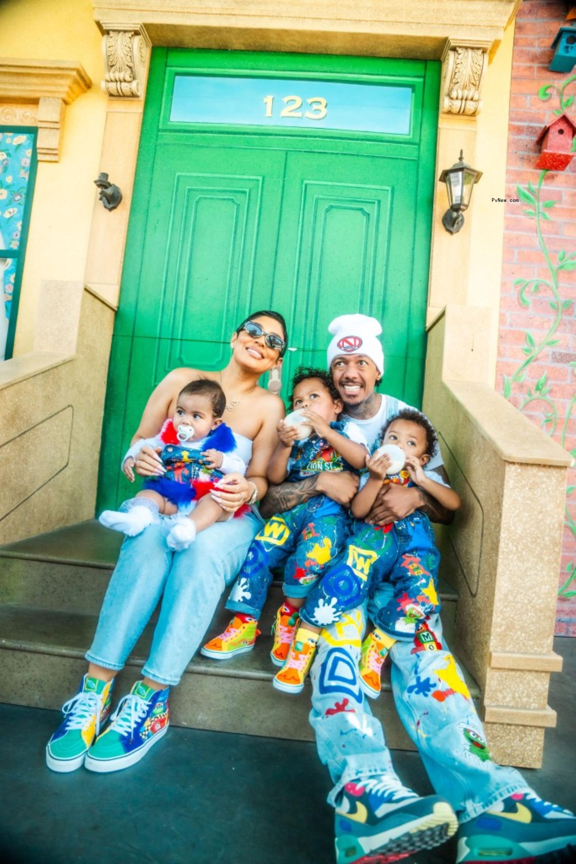 Nick Cannon and Abby De La Rosa with their kids