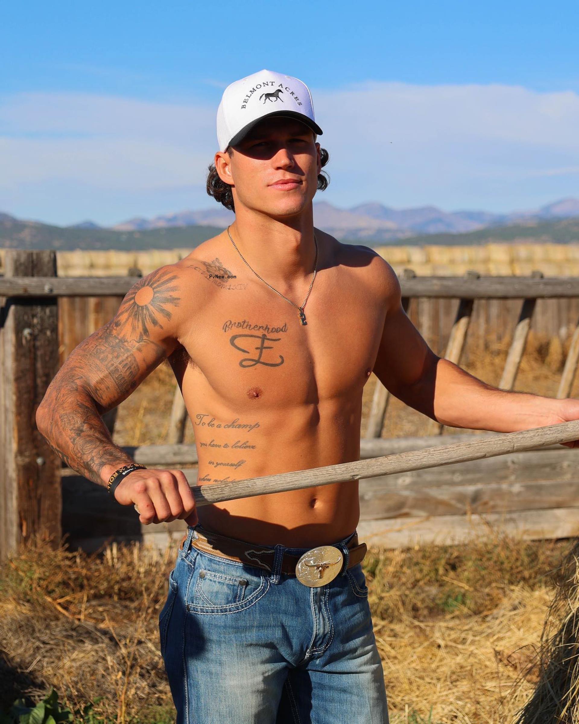 Mark Estes shirtless