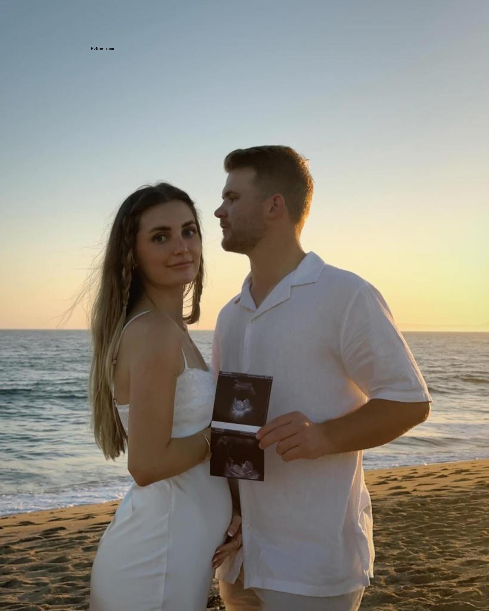 Aspyn Ovard, Parker Ferris baby announcement 