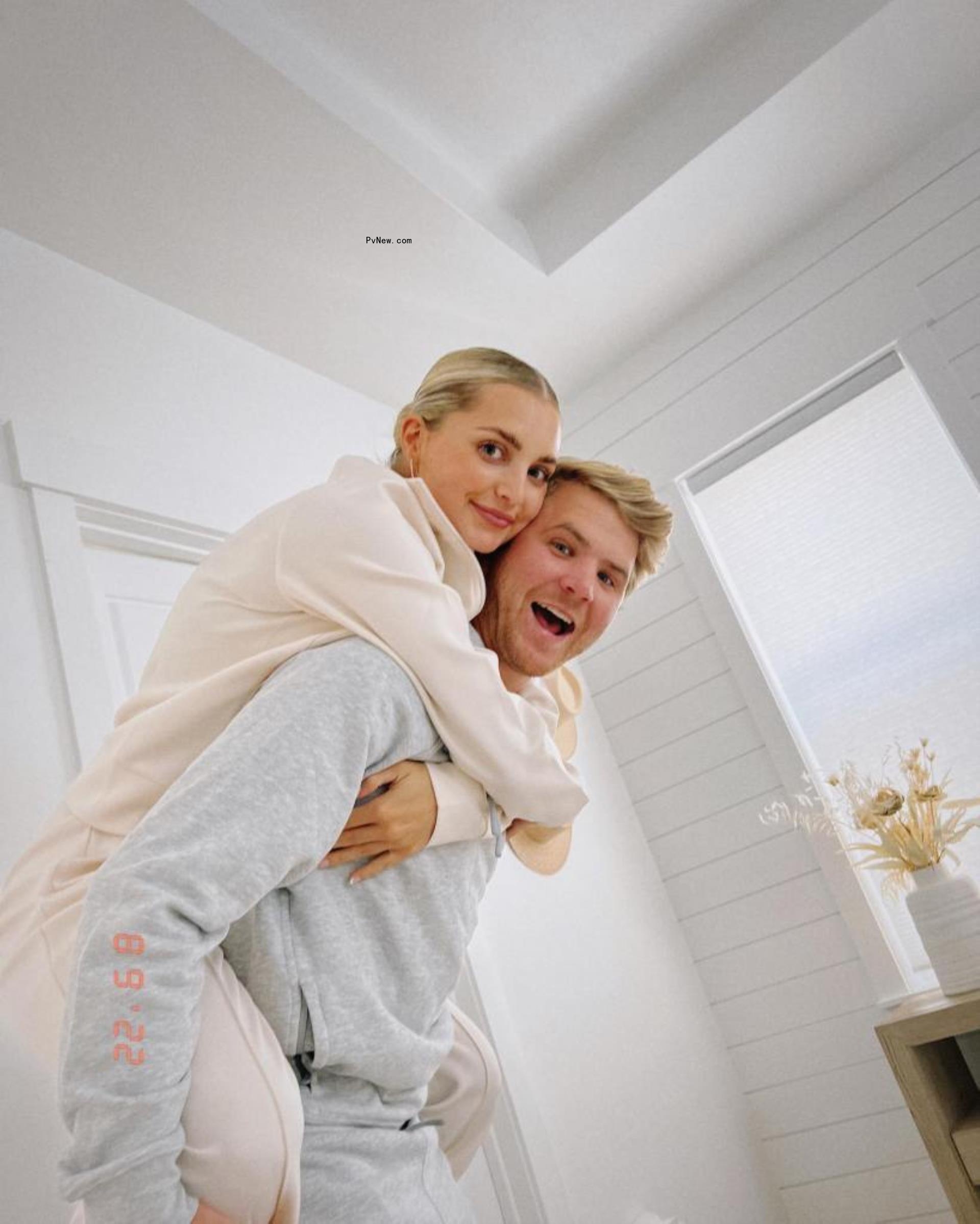 Aspyn Ovard, Parker Ferris smiling