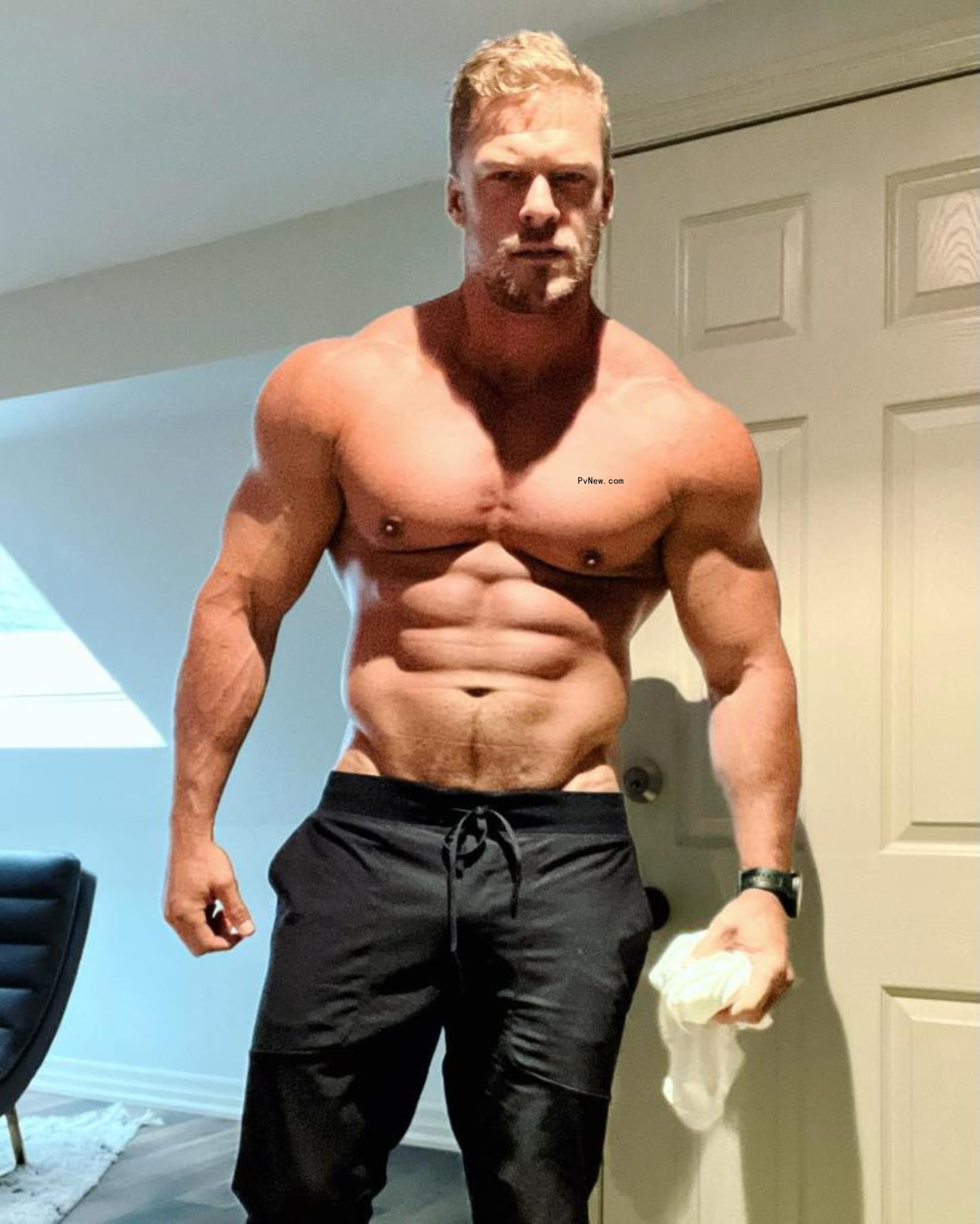 Alan Ritchson shirtless