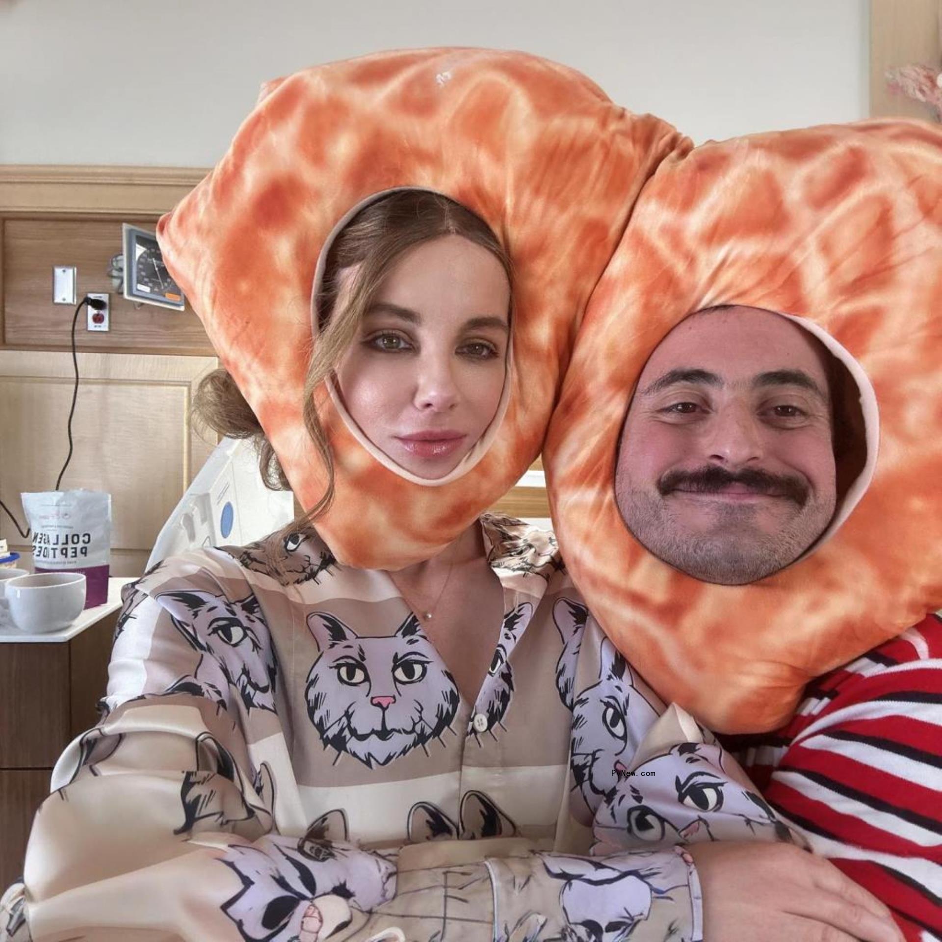 Kate Beckinsale and Jo<i></i>nathan Voluck at the hospital. 
