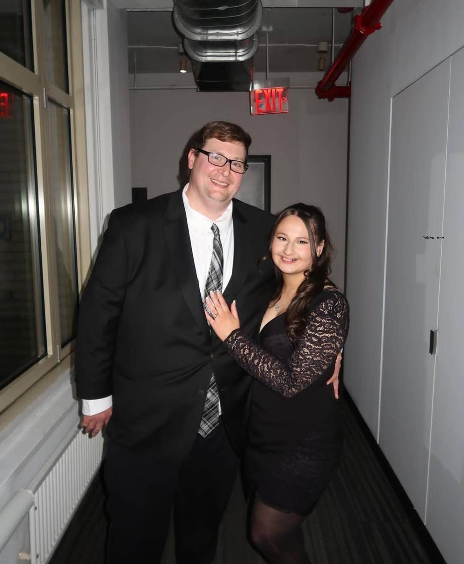 Ryan Scott Anderson and Gypsy Rose Blanchard posing together 