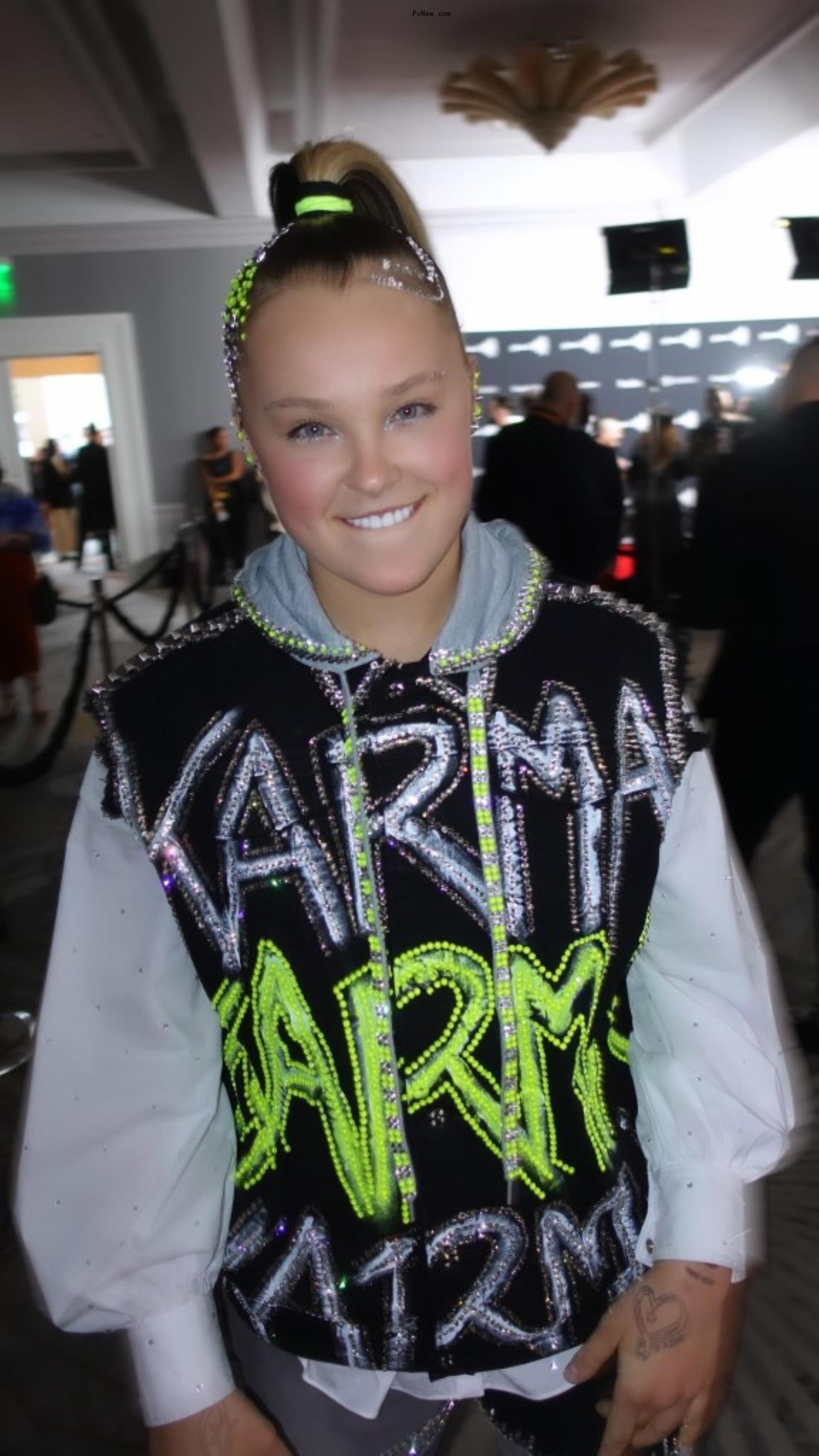JoJo Siwa smiling