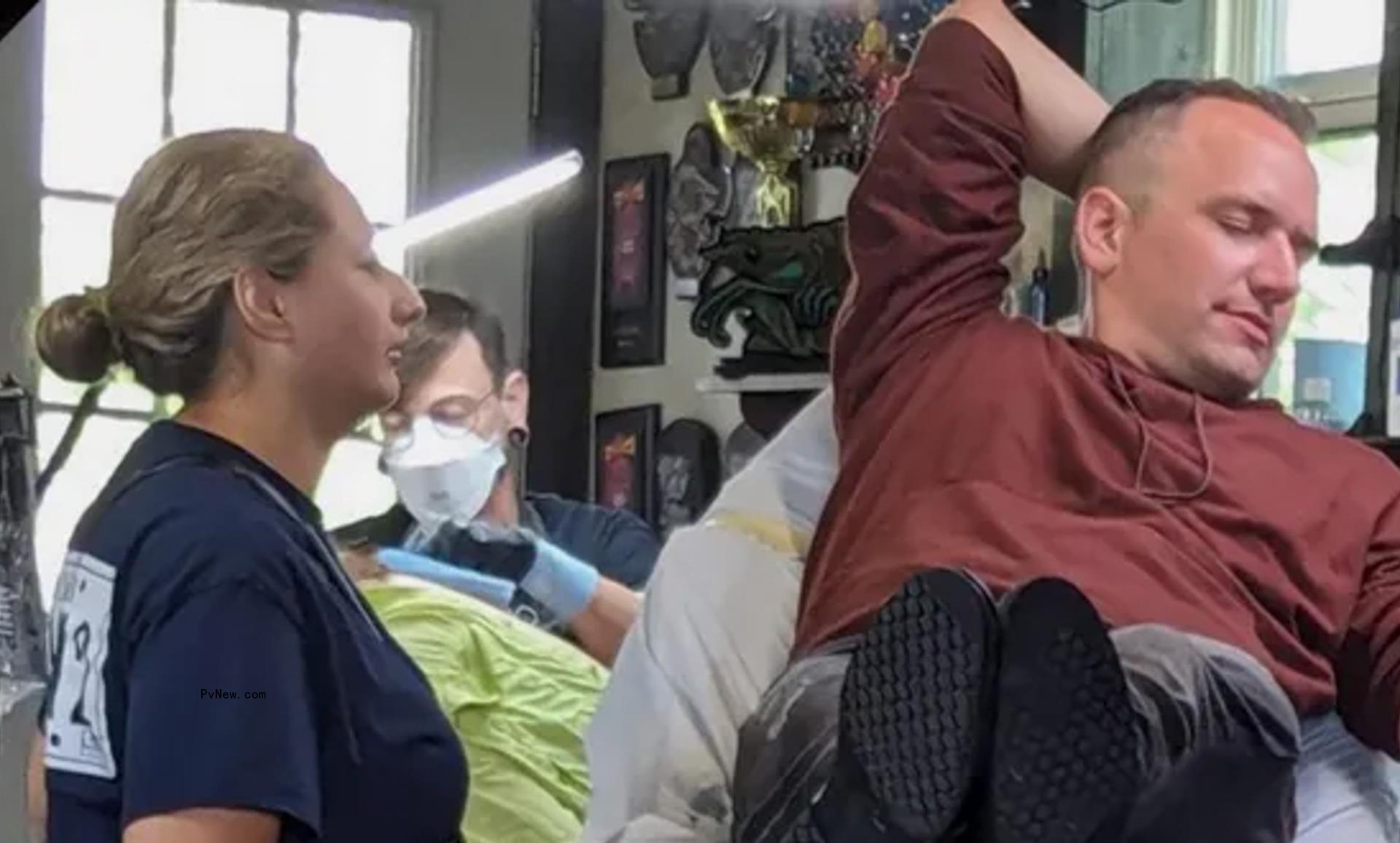 Gypsy Rose Blanchard and Ken Urker getting tattoos.