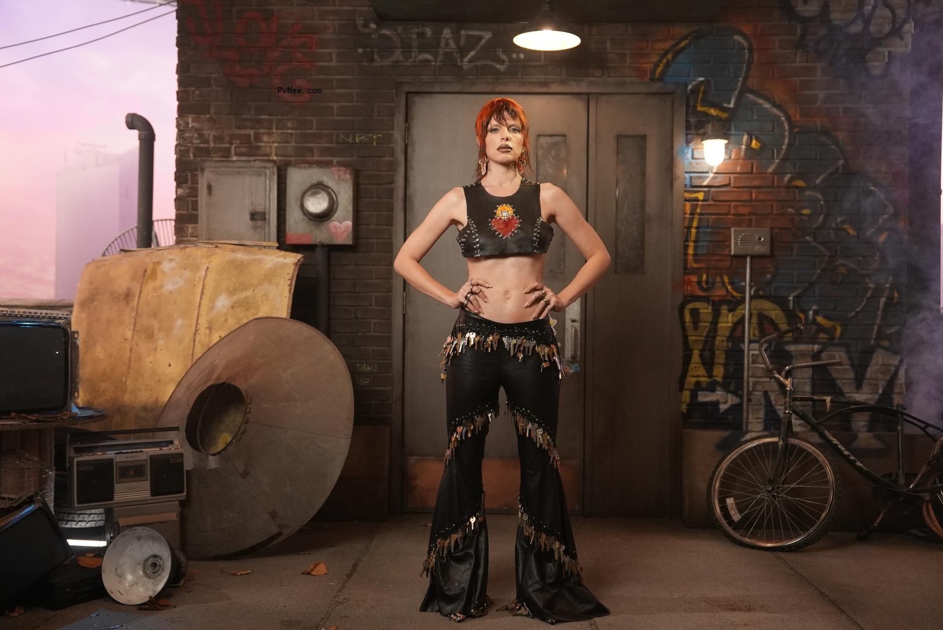 Julia Fox Is No Lo<i></i>nger Your Downtown Darling