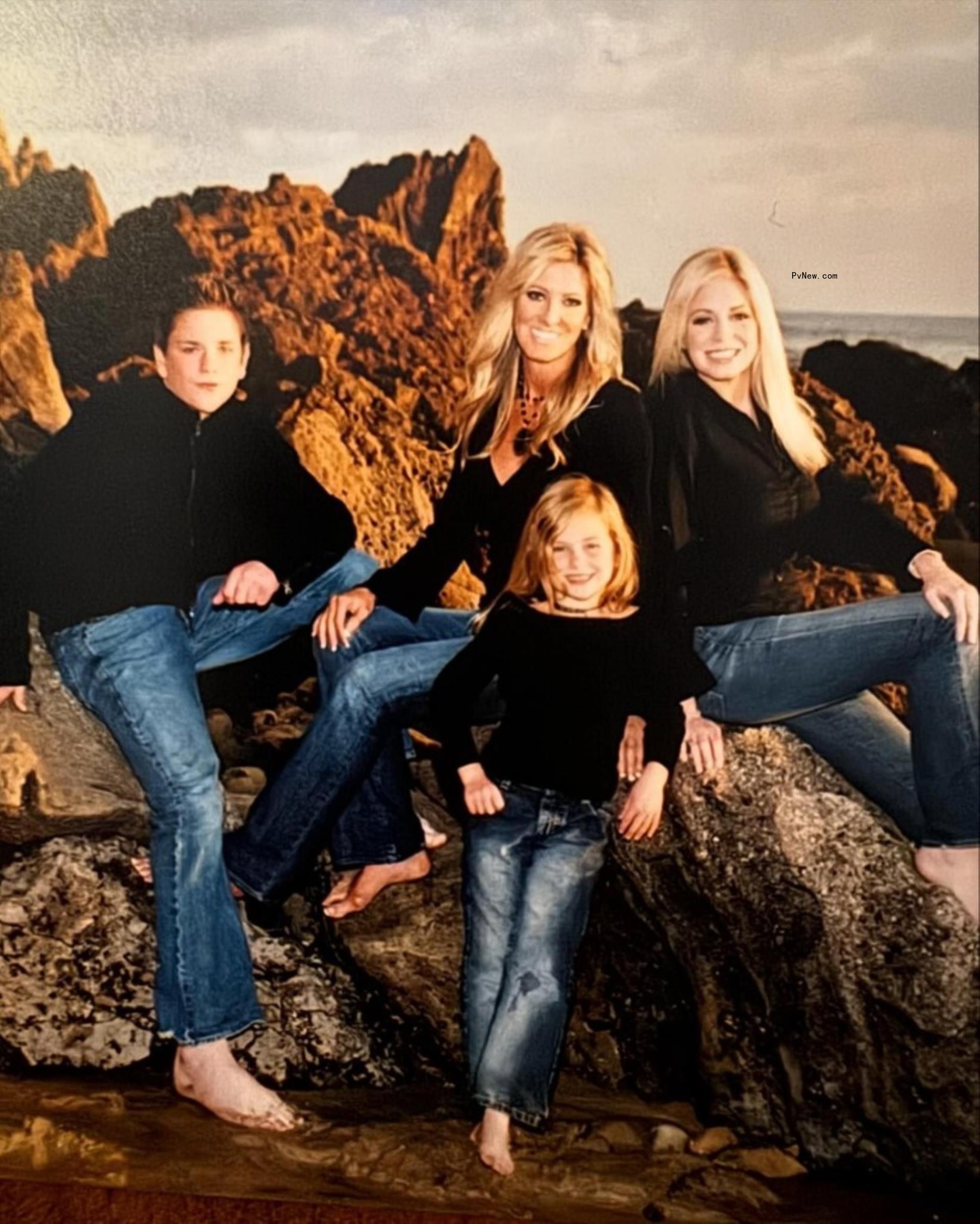  Lauri Peterson family