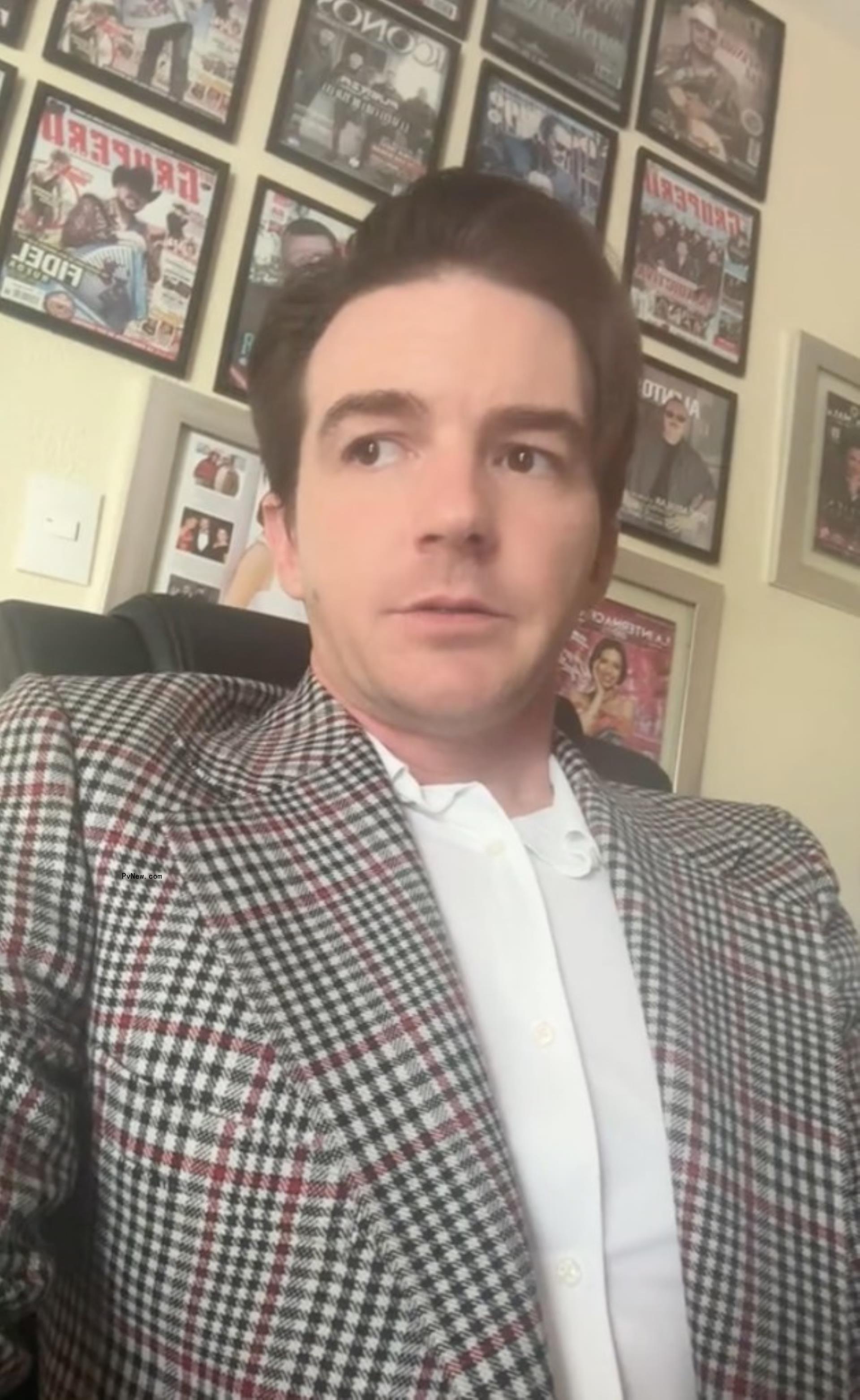 Drake Bell selfie