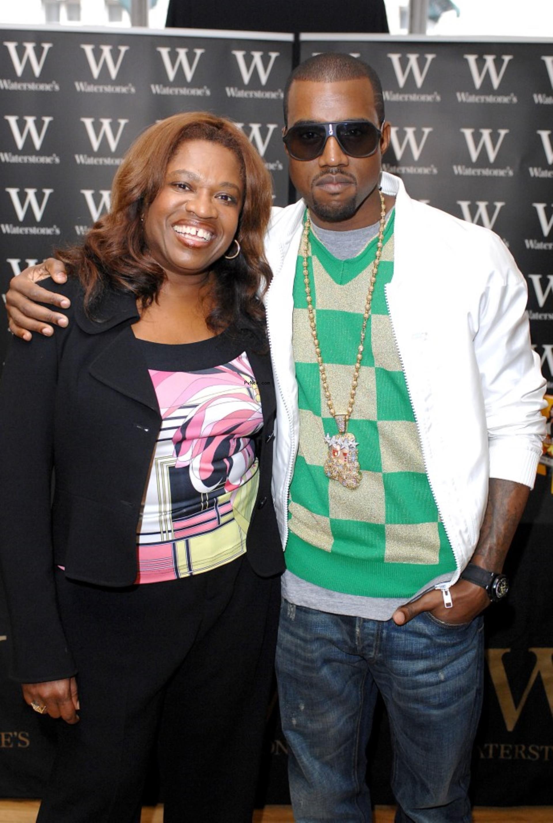 Kanye West and mom Do<i></i>nda West.