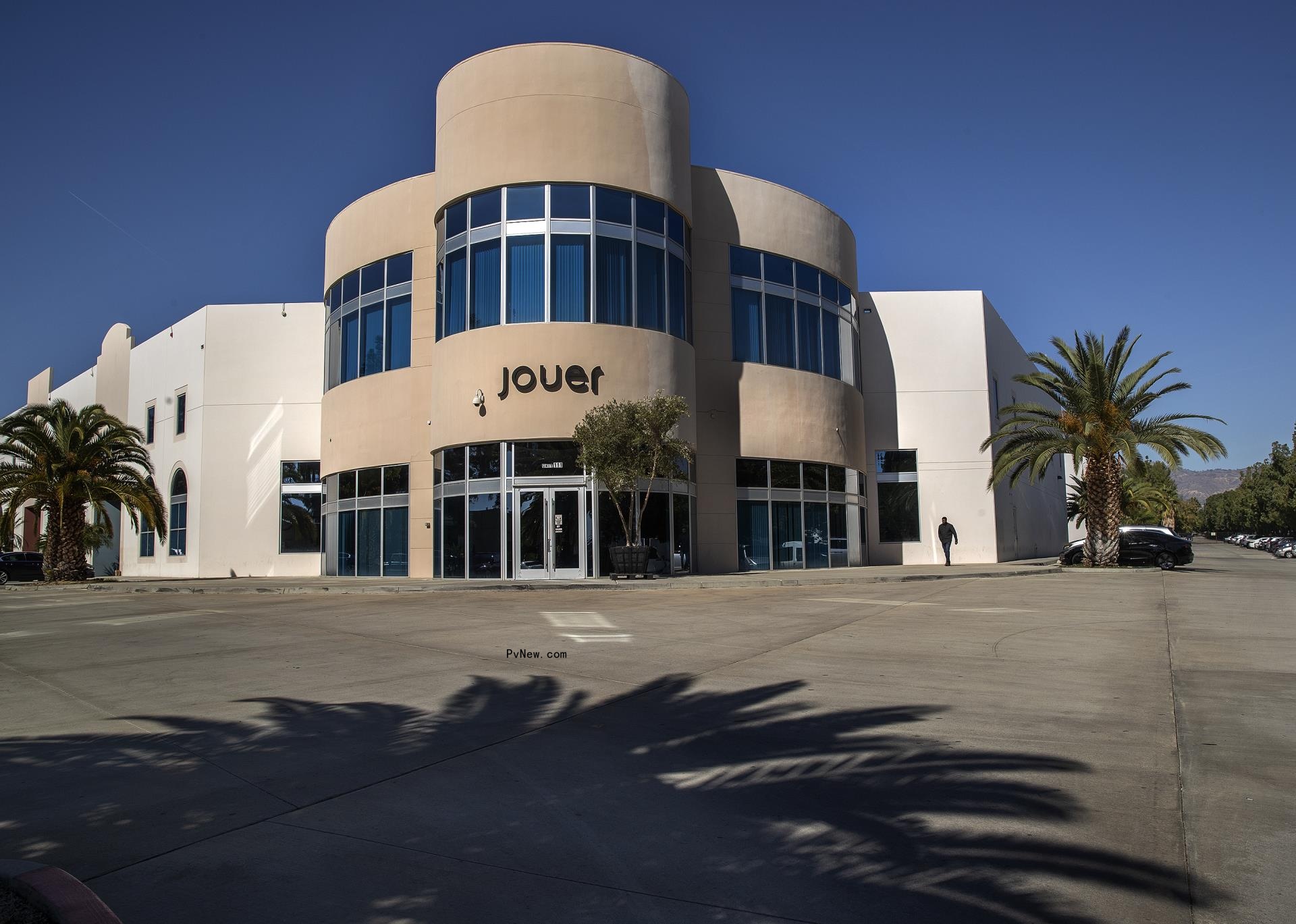 Do<i></i>nda Academy.