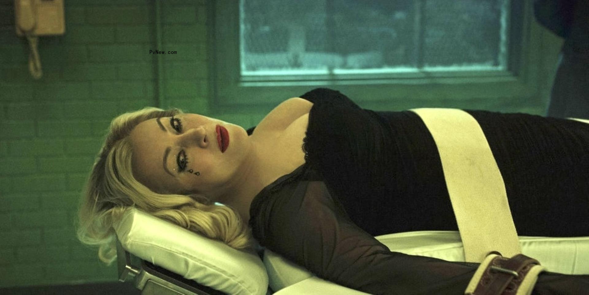 Jennifer Tilly on Her Unknown ‘Chucky’ Future, Visiting ‘RHOBH’ and Why She Turned Down a Role in ‘Sex and the City’