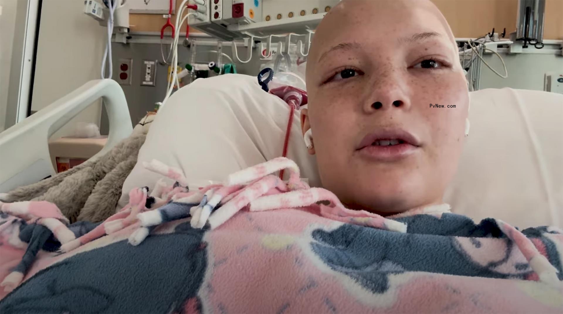 isabella strahan lying in a hospital bed