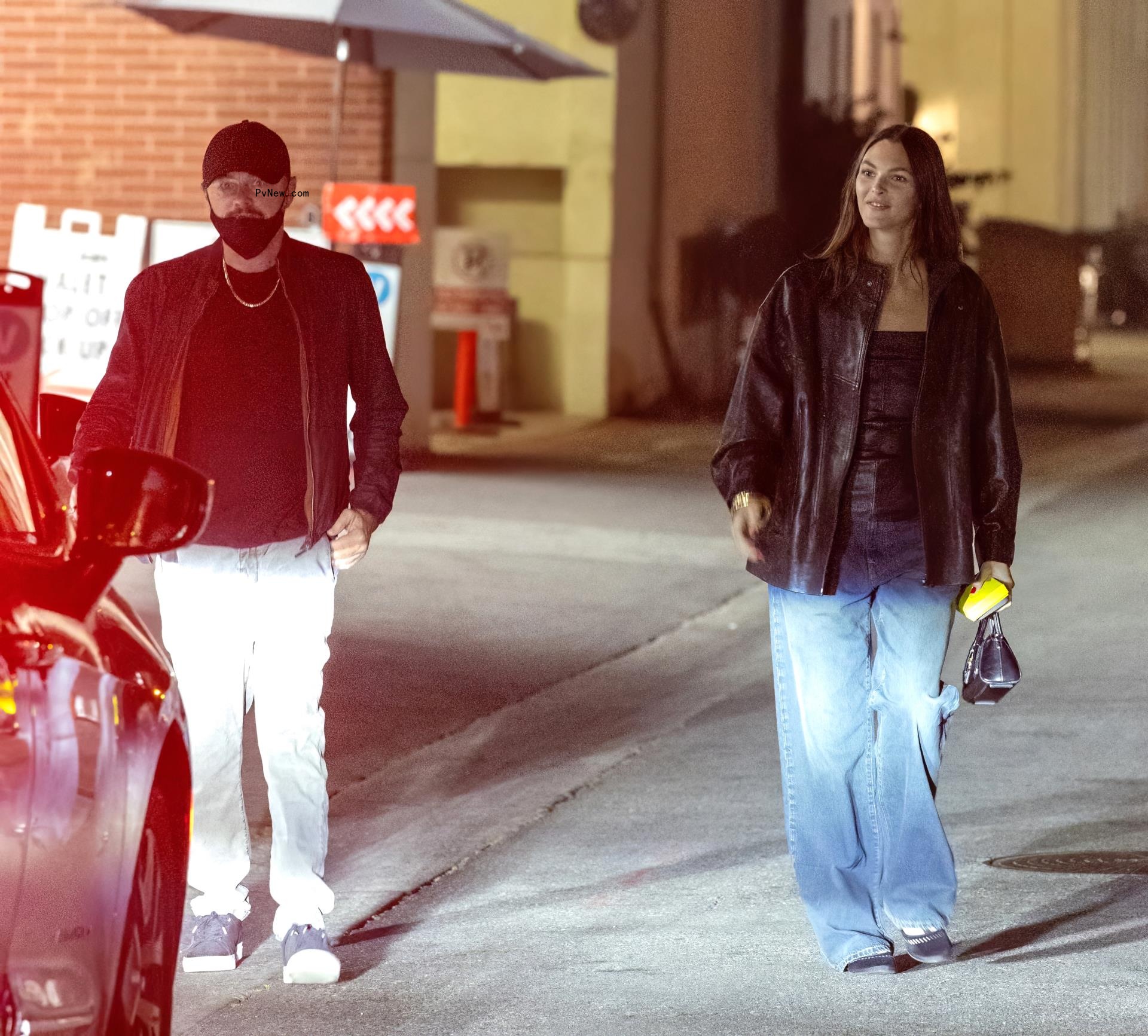 Victoria Ceretti and Leo<i></i>nardo DiCaprio going to dinner.