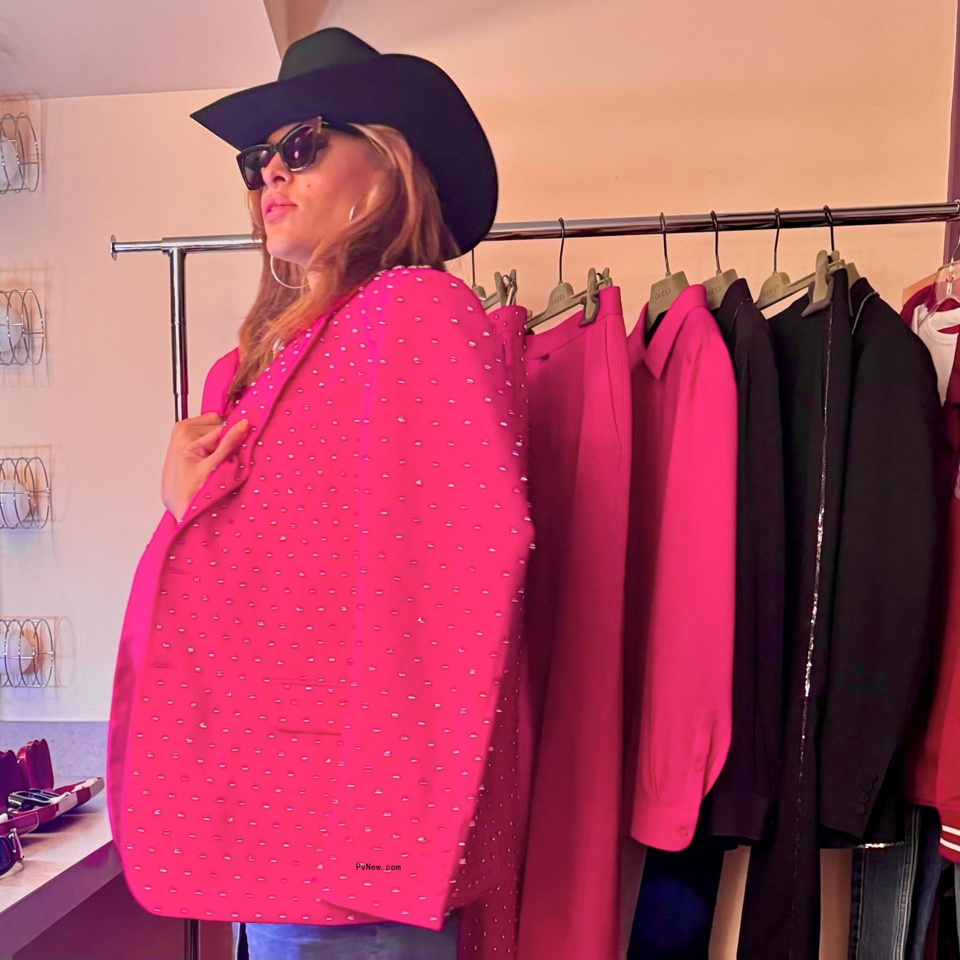 Eva Mendes wearing Ryan Gosling's Ken outfit at the oscars