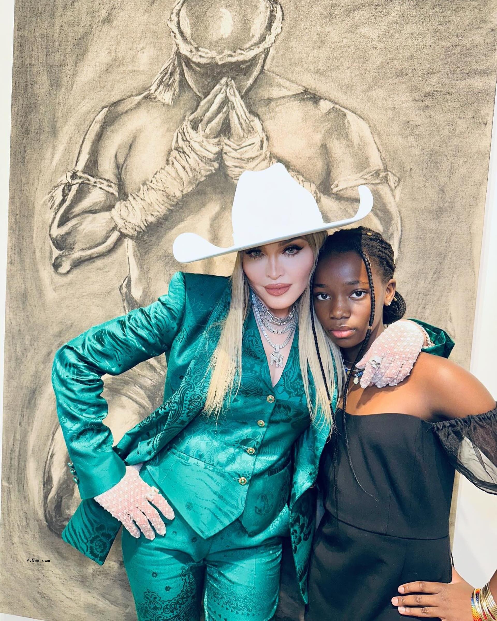 mado<i></i>nna and her daughter