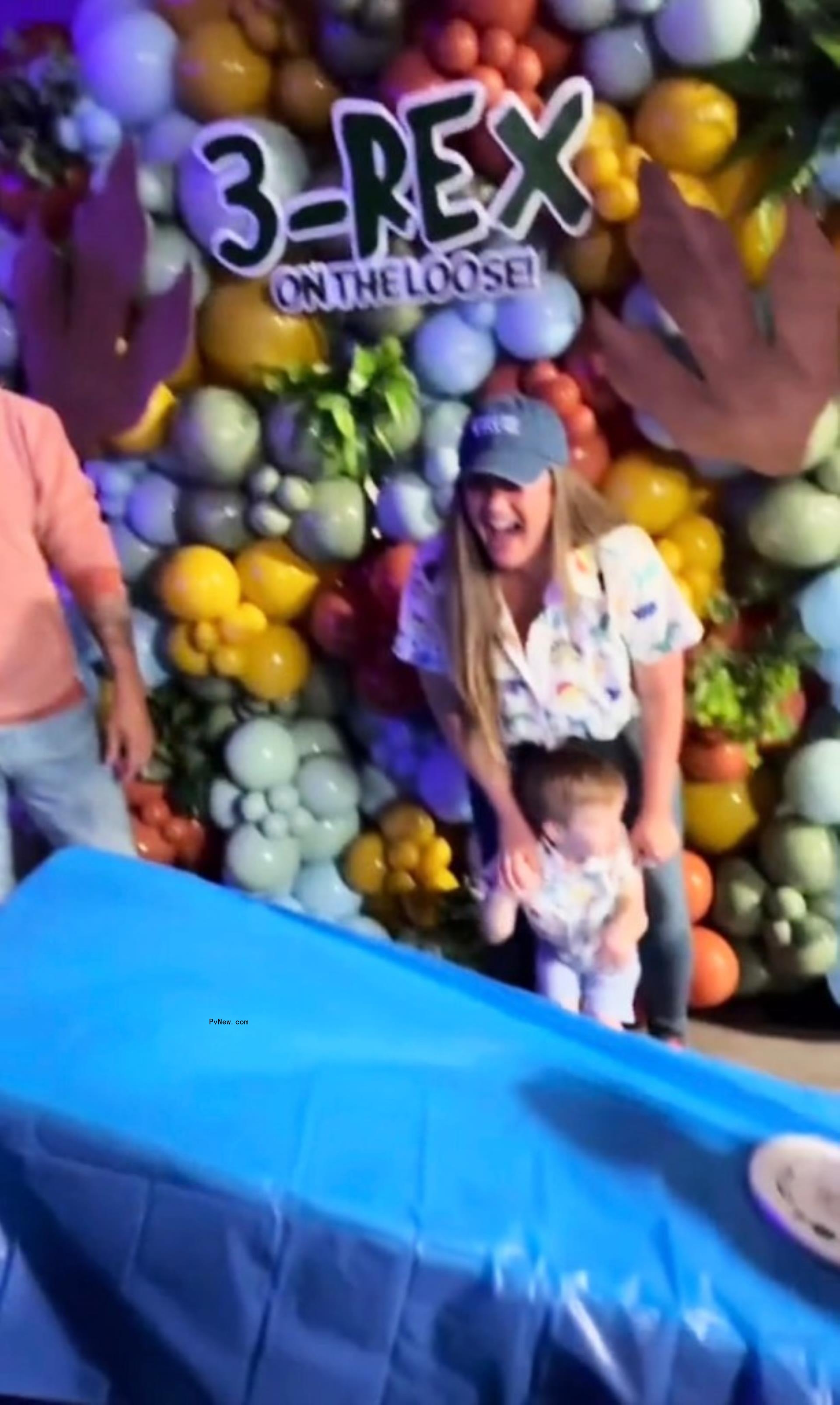 Jax Taylor, Brittany Cartwright dro<i></i>p cake