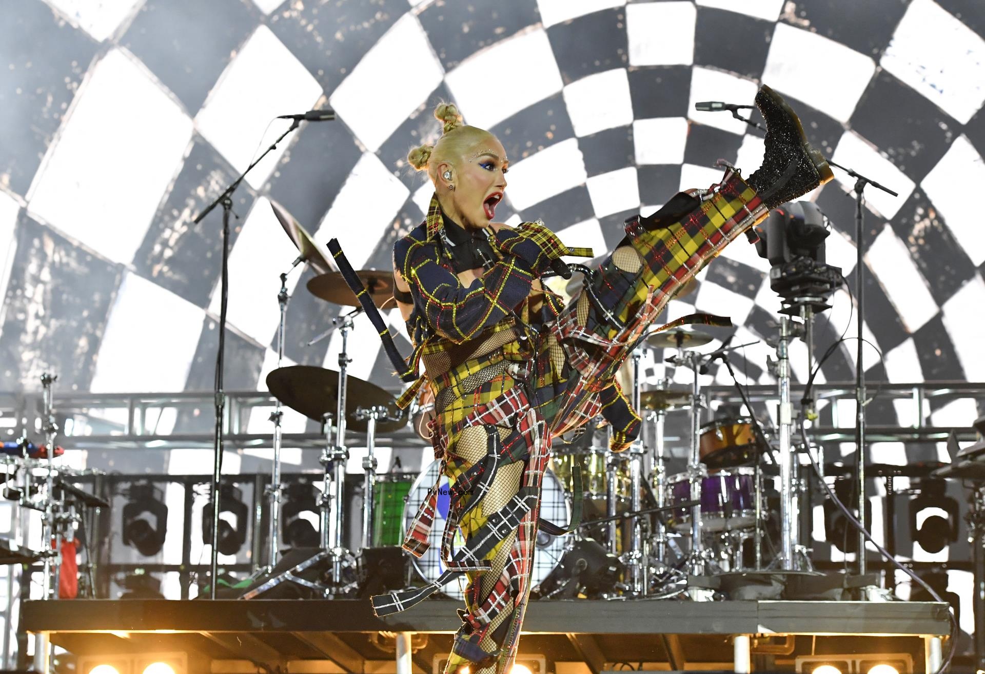 A photo of Gwen Stefani and No Doubt at Coachella