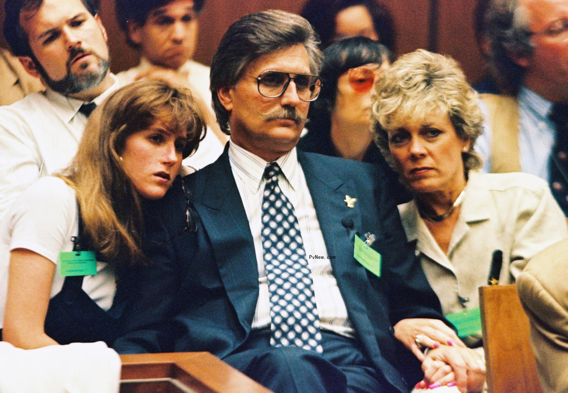 Kim Goldman, Fred Goldman and Patty in court in 1994.