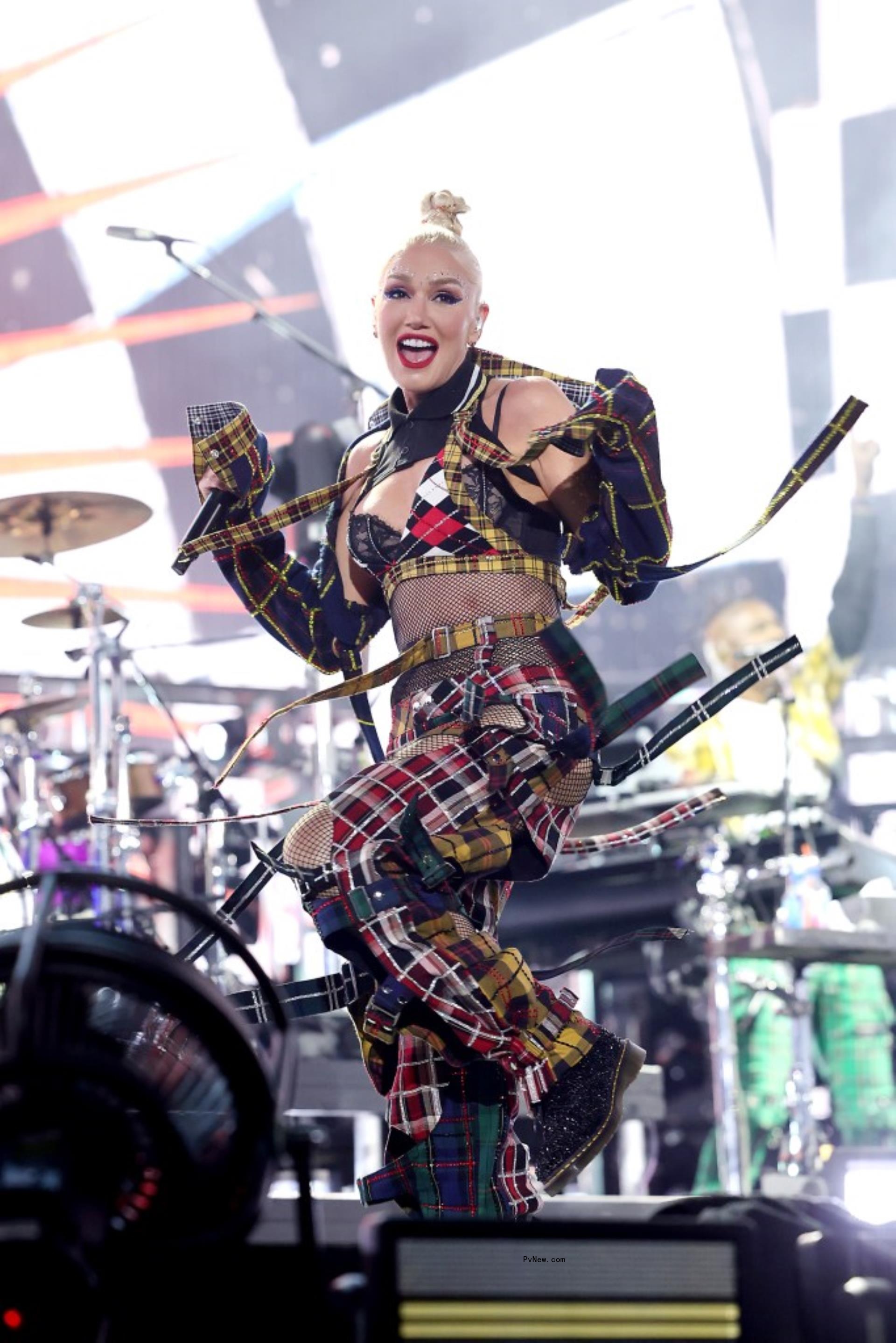 Gwen Stefani and No Doubt perform at Coachella 2024