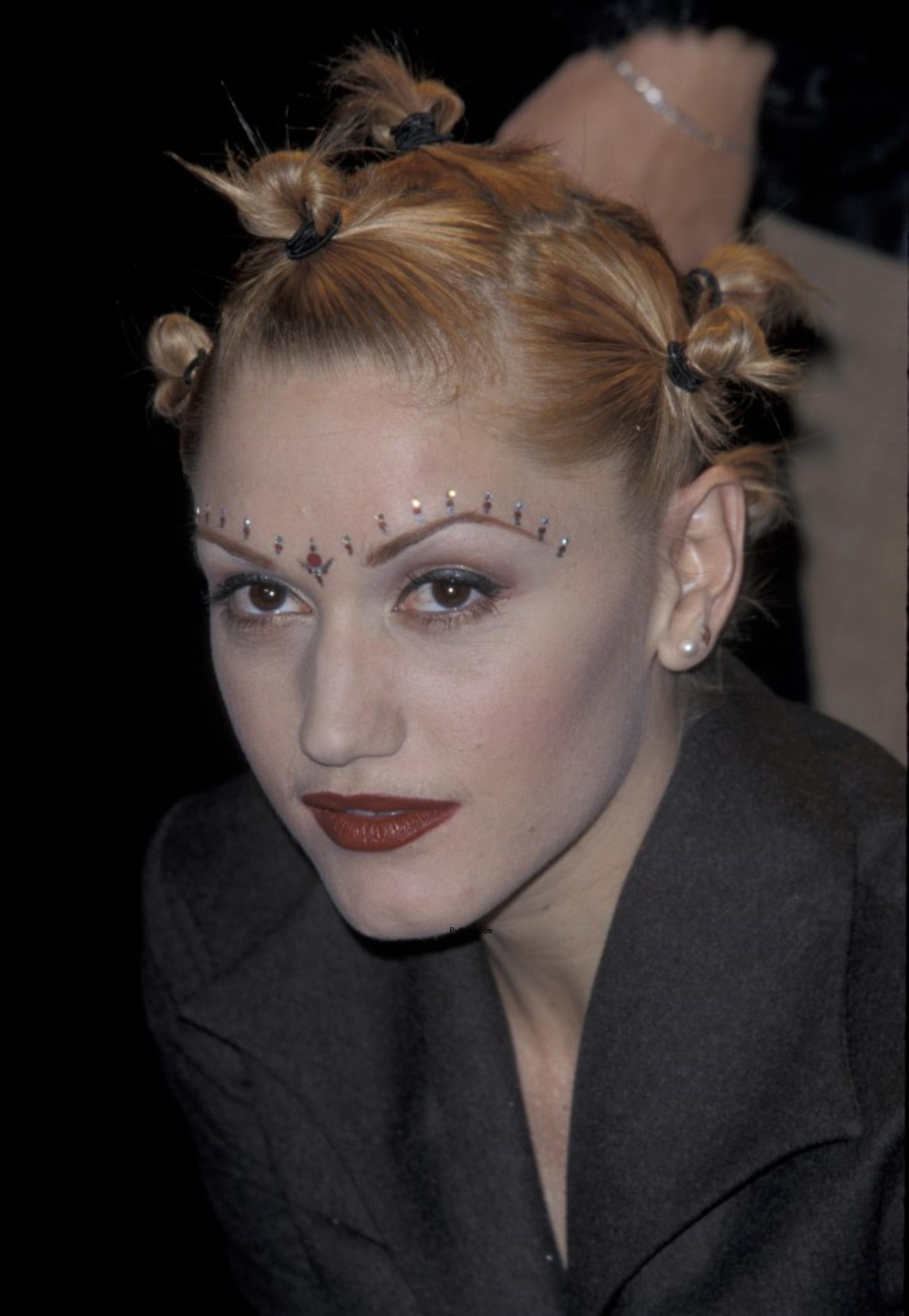 Gwen Stefani 90s makeup