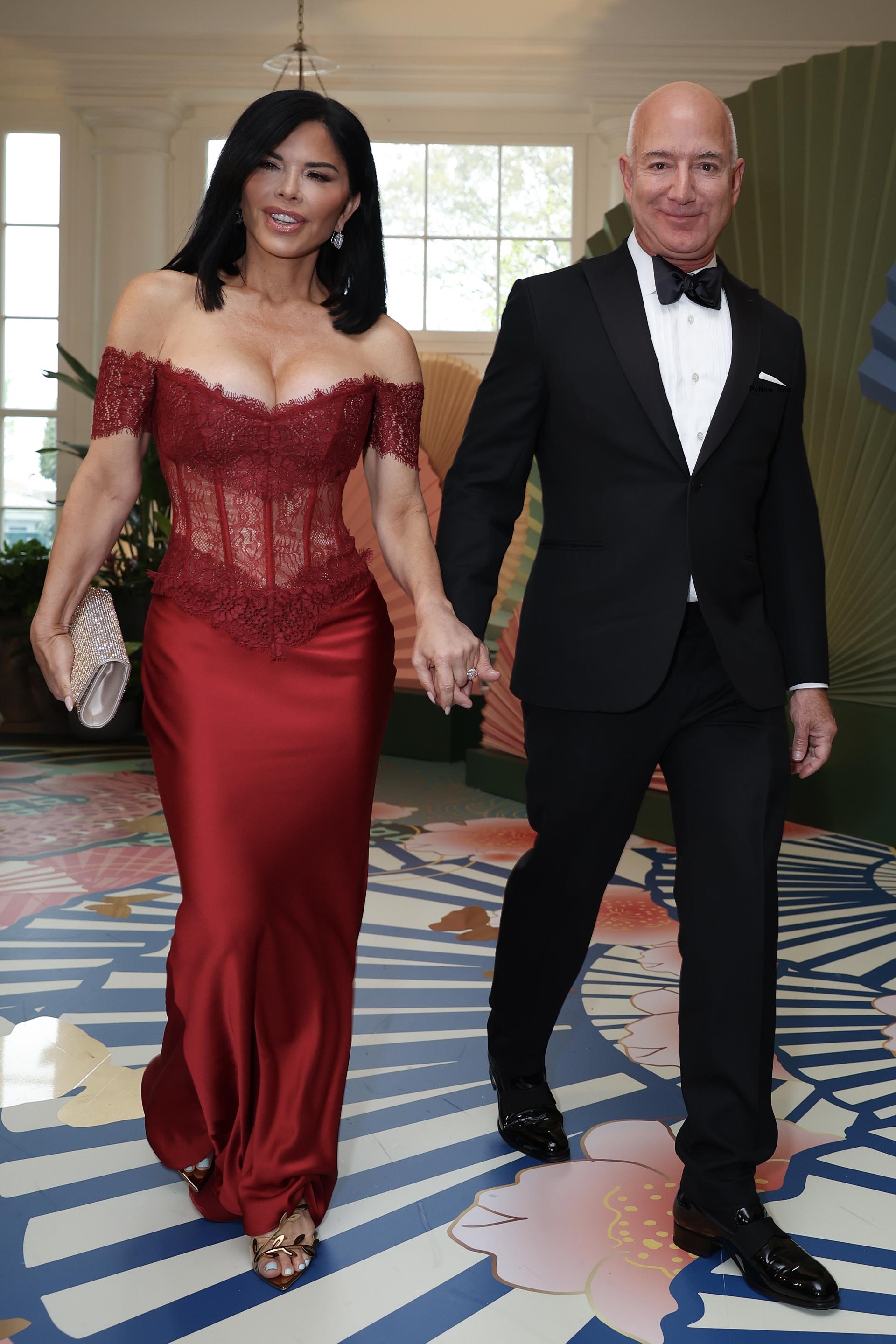 lauren sanchez and jeff bezos at the white house