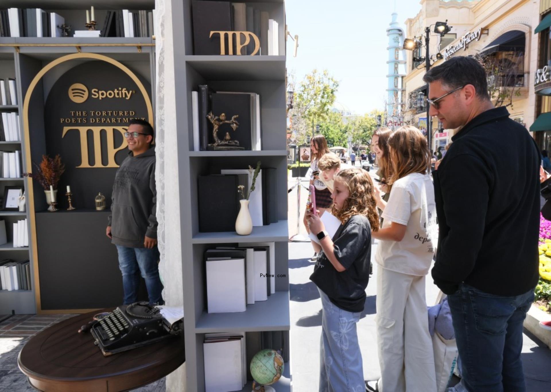 A photo of Swift pop-up in LA