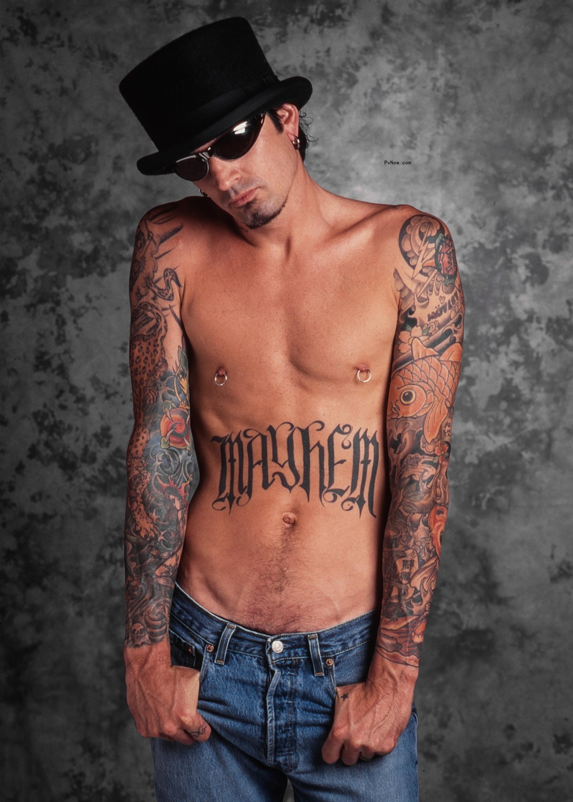 Shirtless Tommy Lee.