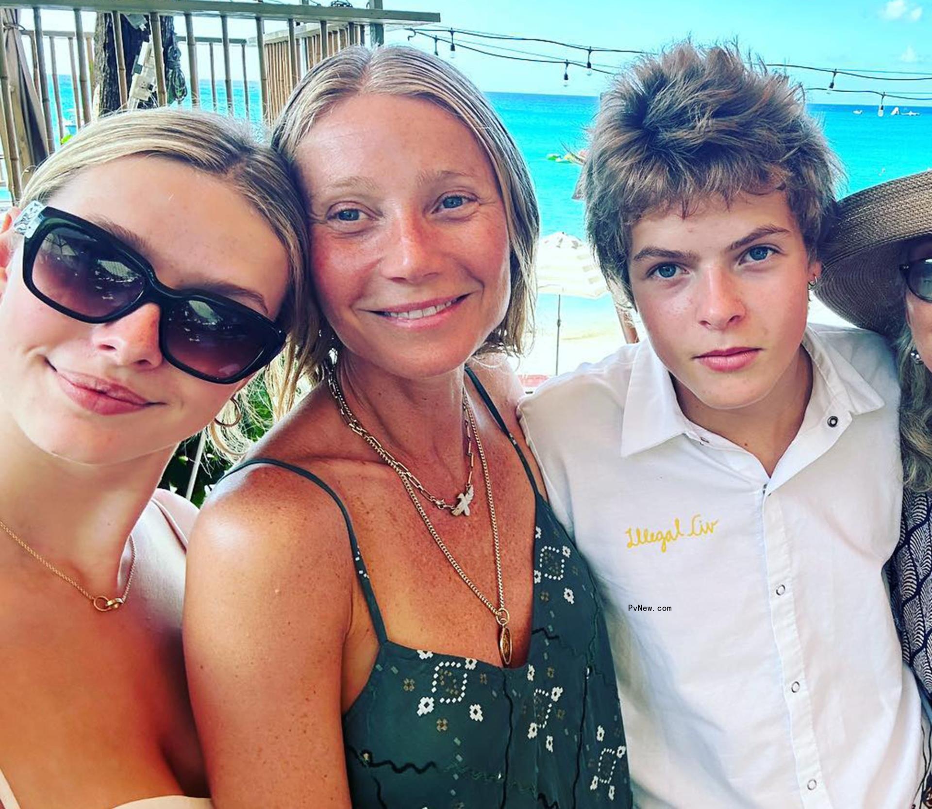 A selfie of Gwyneth Paltrow with her kids