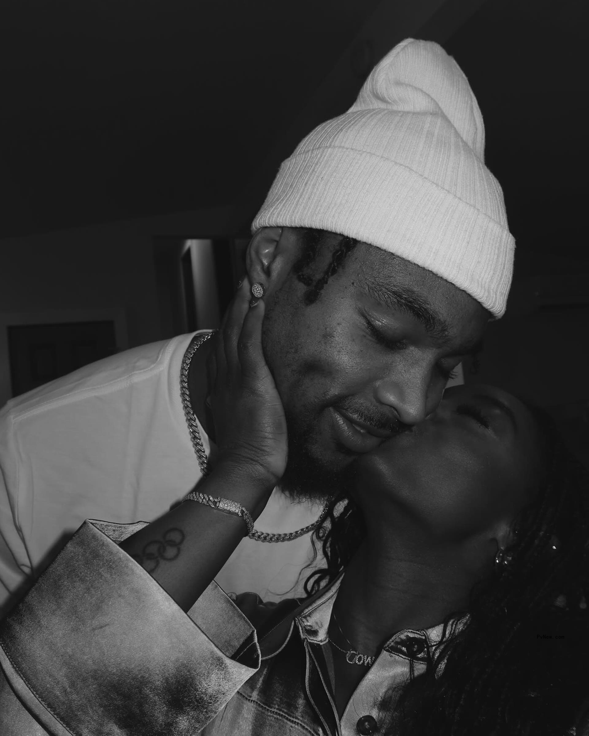 Simone Biles and jo<i></i>nathan Owens 