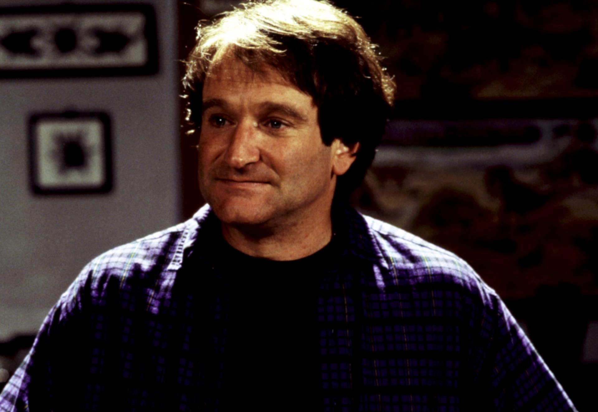 ‘Mrs. Doubtfire’ Actor Got ‘Thrown Out of High School’ Due to Starring in the Film, So Robin Williams Wrote a Letter Urging the Principal to ‘Rethink This Decision’