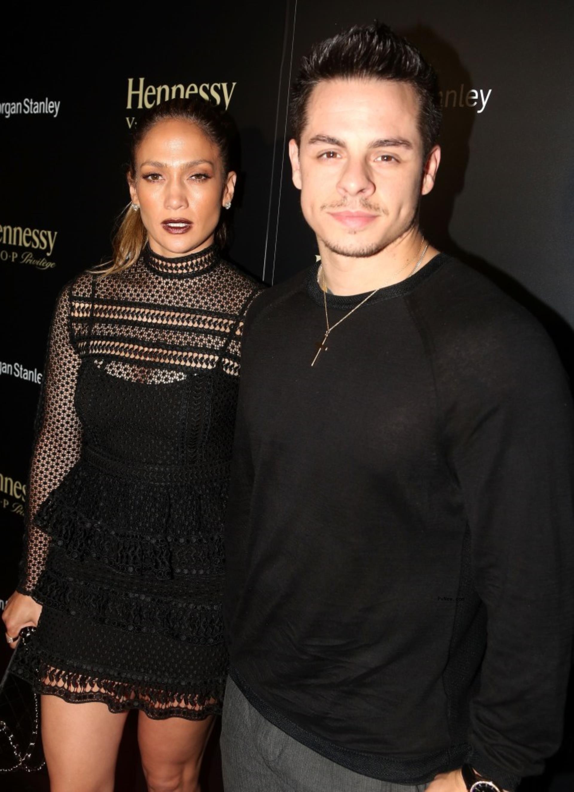 Jennifer Lopez and Casper Smart.