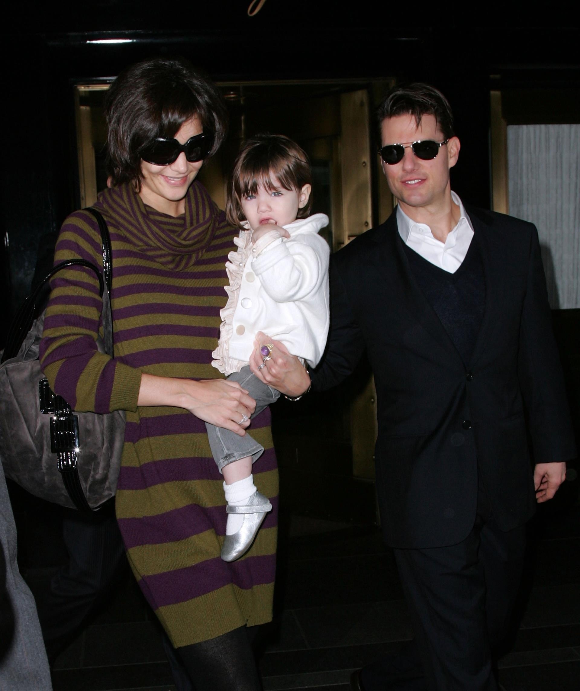 Katie Holmes, Tom Cruise and Suri Cruise in NYC in 2007.