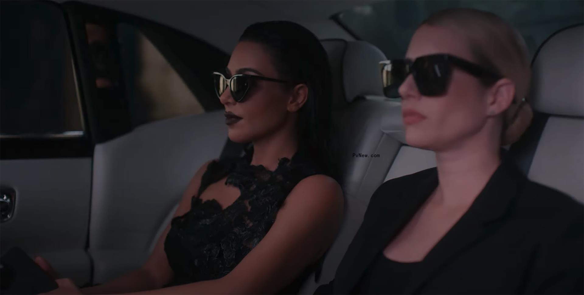 Kim Kardashian and Emma Roberts in 