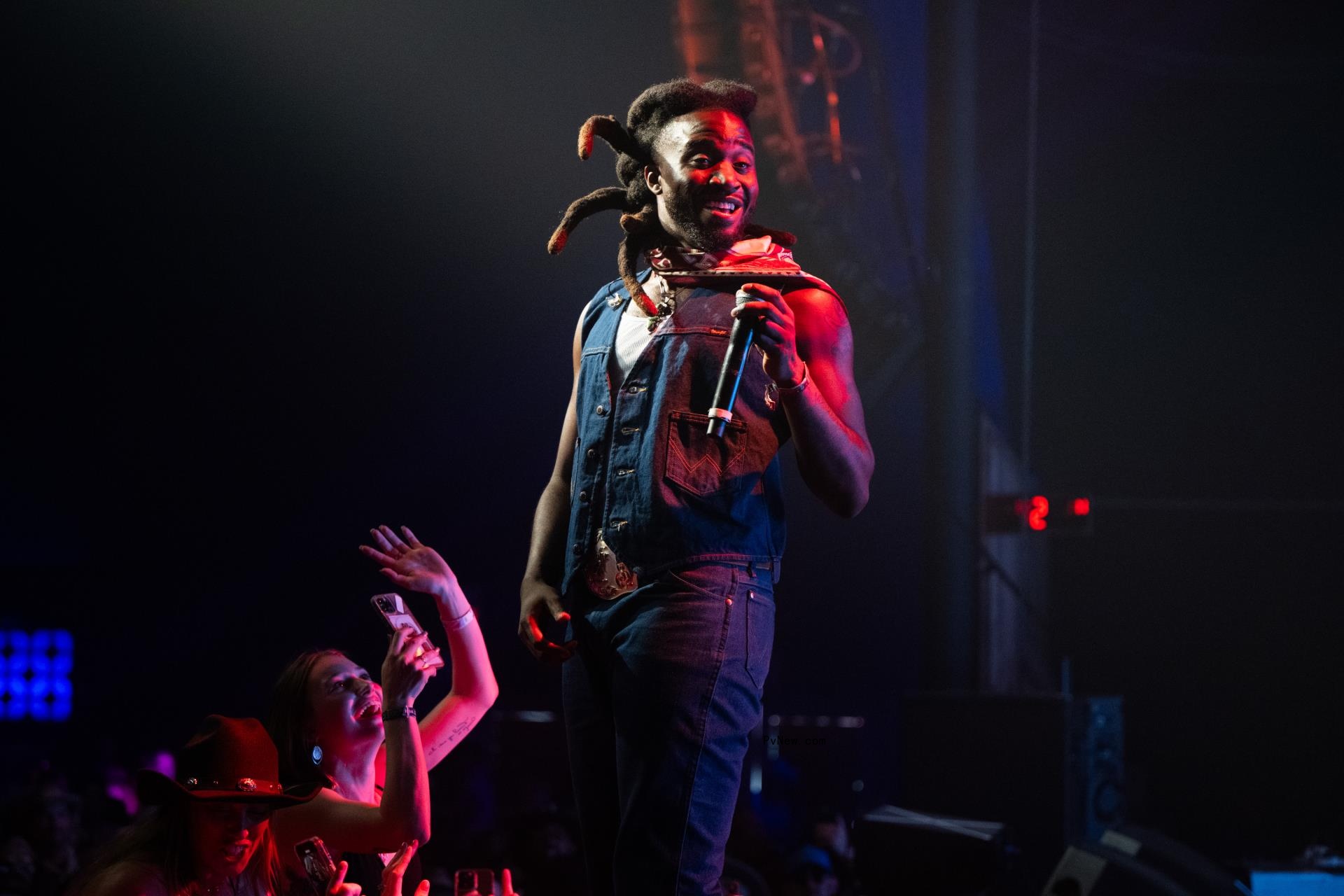 Shaboozey on Reaching His Tipping Point With ‘A Bar Song (Tipsy),’ Killing It at Stagecoach and Sharing a Spaghetti-Western Sensibility With Beyoncé