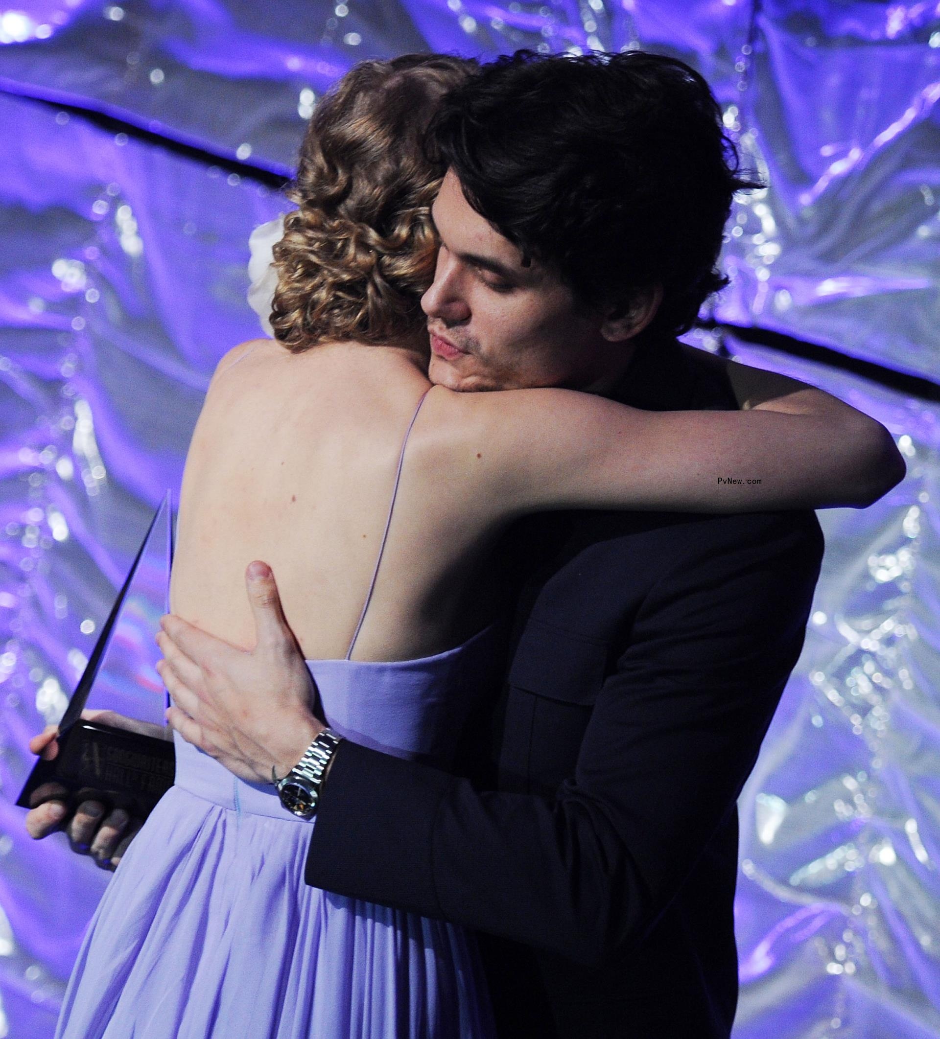 Taylor Swift and John Mayer hugging