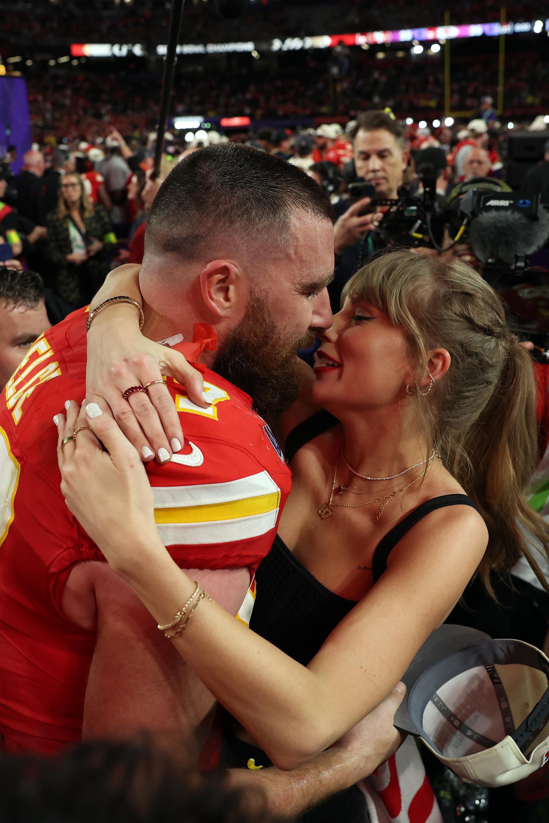 Travis Kelce and Taylor Swift.